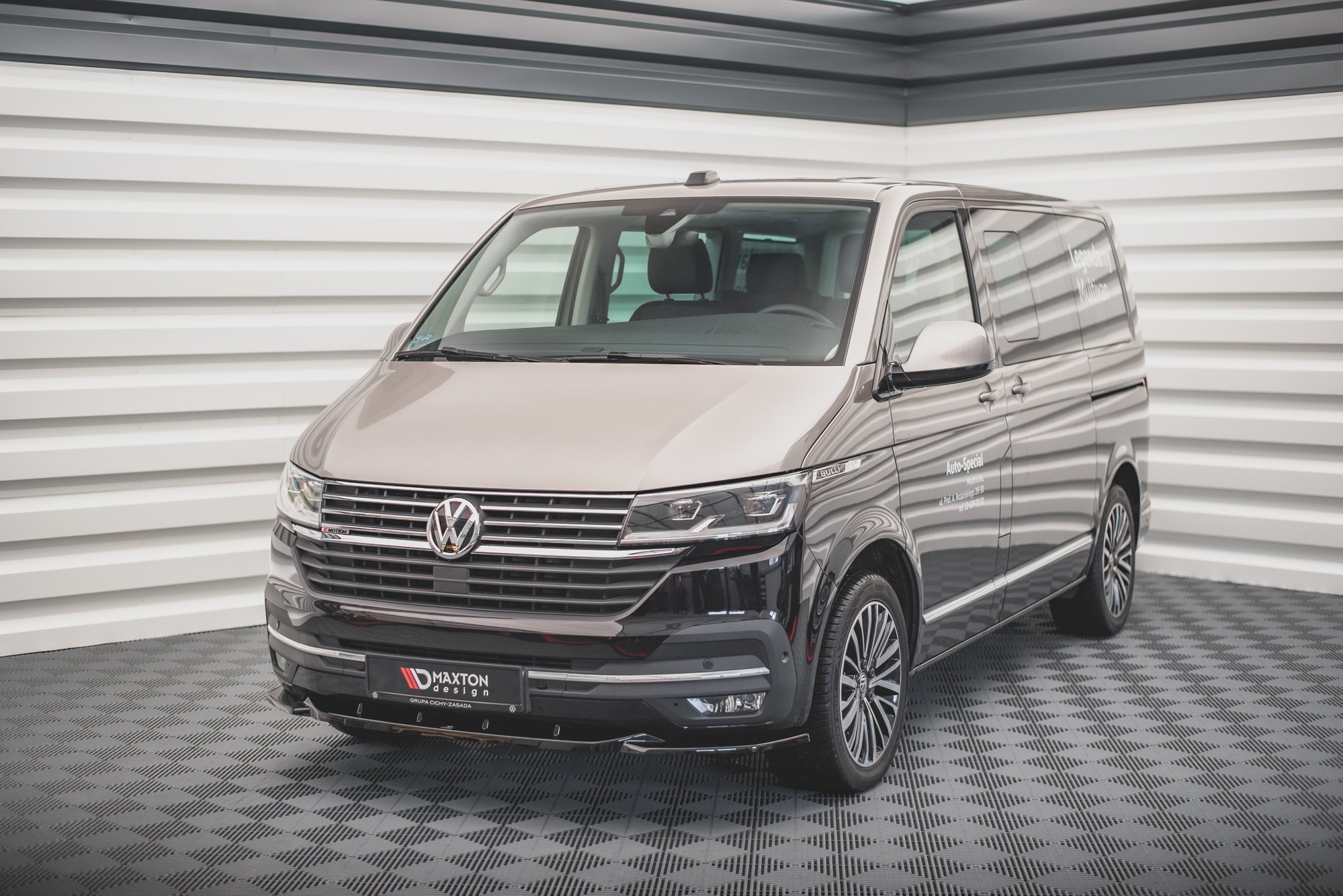 Maxton Design Передний сплиттер V.2 Volkswagen T6.1