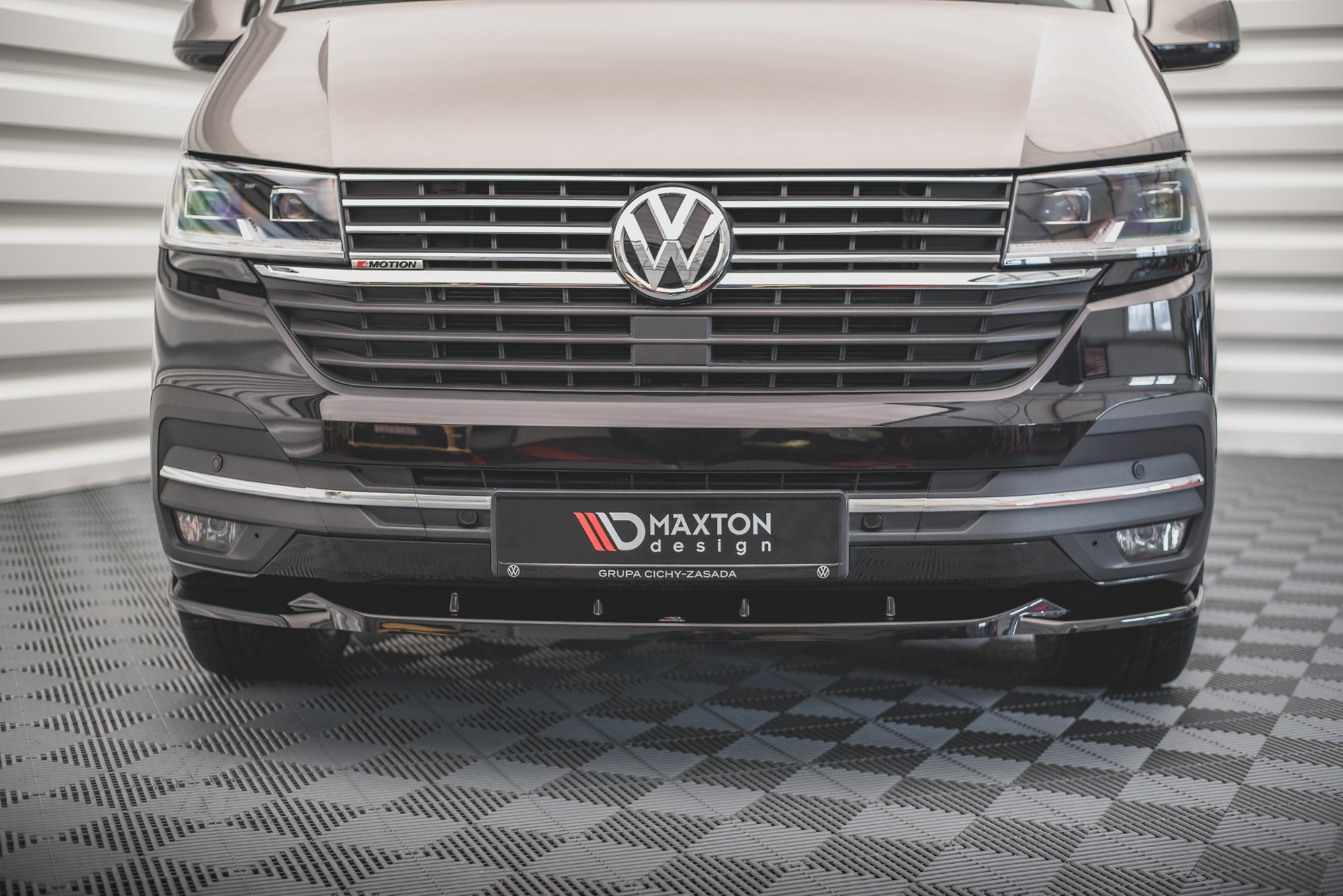 Maxton Design Передний сплиттер V.2 Volkswagen T6.1 — изображение 2