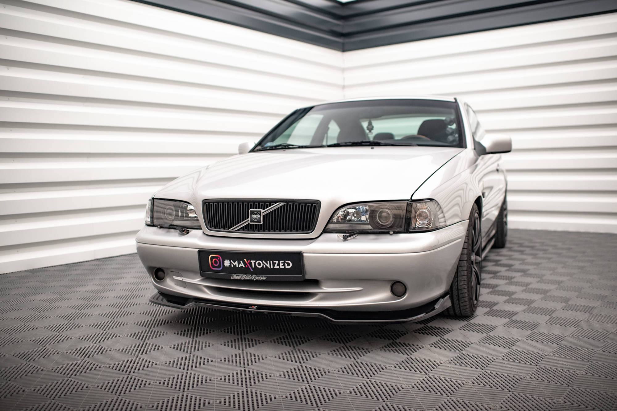 Maxton Design Передний спойлер V.2 для Volvo C70 Mk1