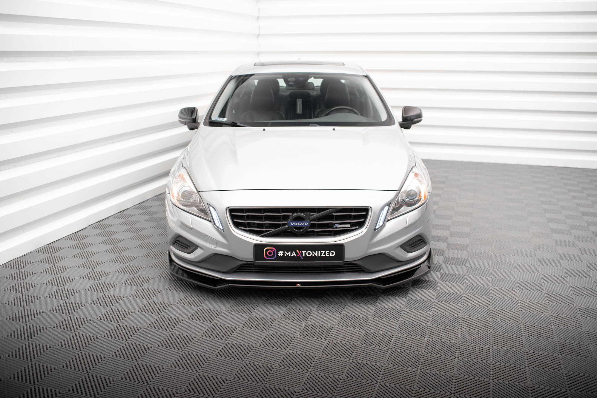 Maxton Design Передний сплиттер V.2 для Volvo S60 R-Design Mk2 — изображение 2
