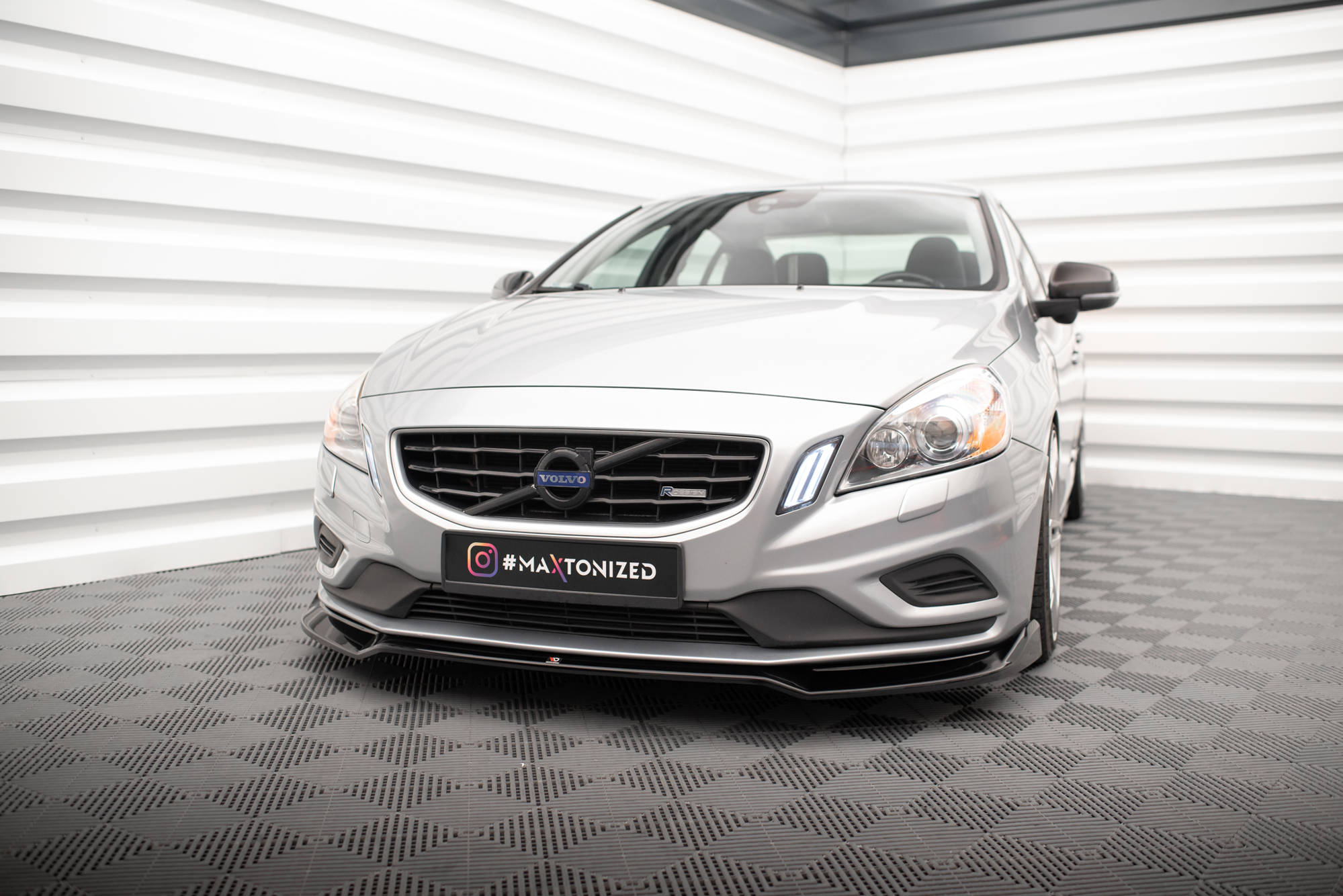 Maxton Design Передний сплиттер V.2 для Volvo S60 R-Design Mk2