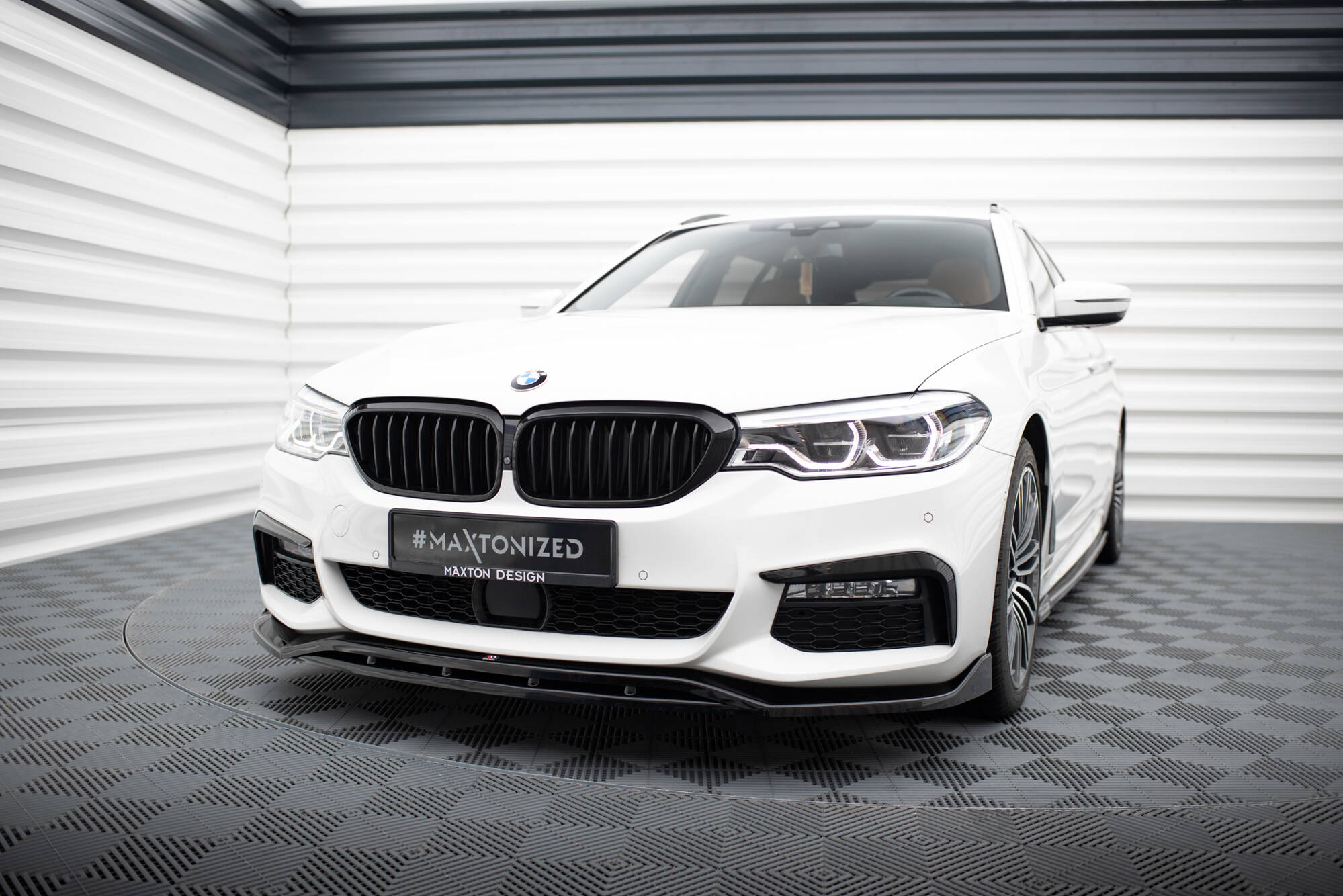 Maxton Design Передний сплиттер V.3 BMW 5 M-Pack G30 / G31