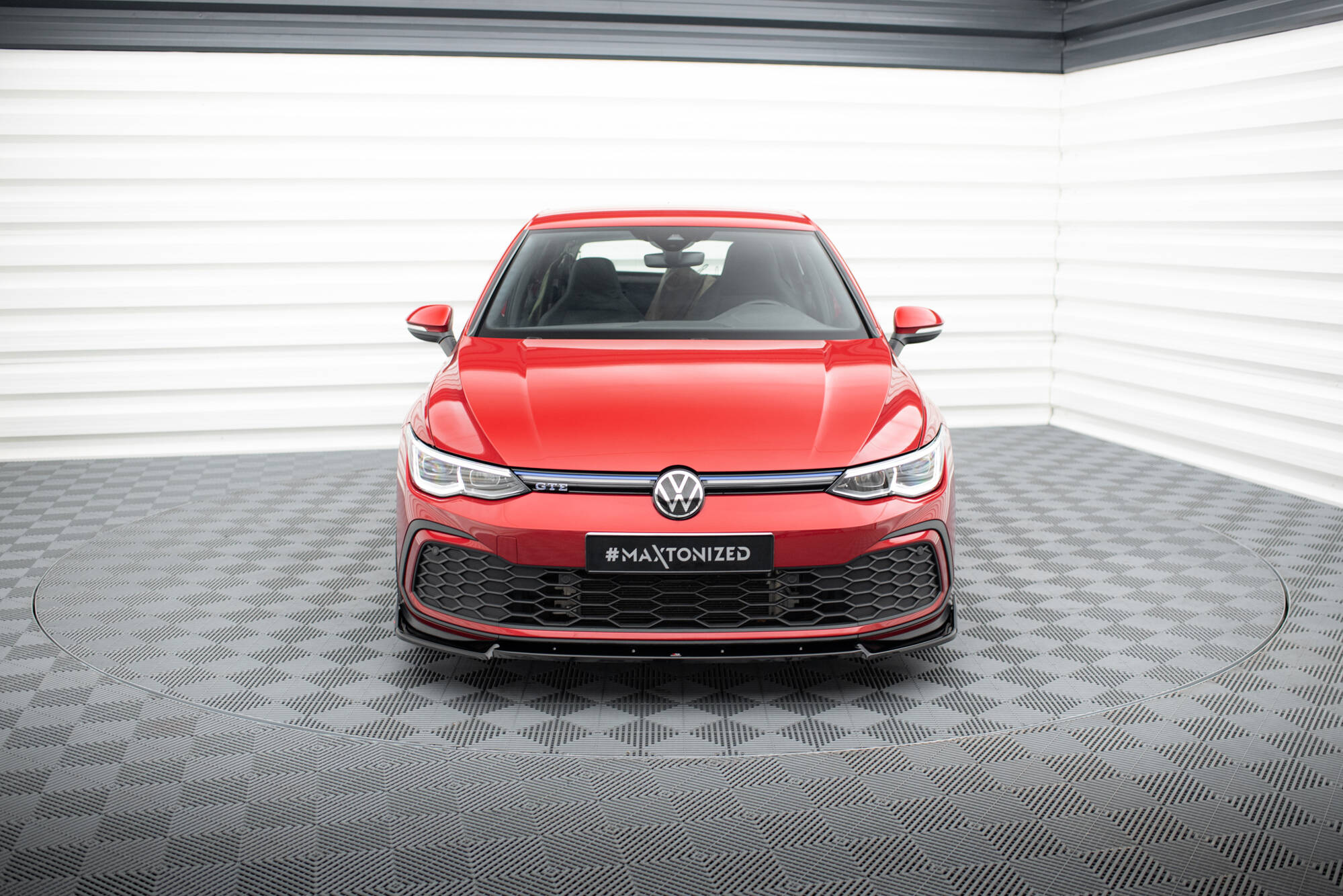 Maxton Design Передний сплиттер V.3 + закрылки для Volkswagen Golf GTI / GTE / GTD / R-Line Mk8 — изображение 2