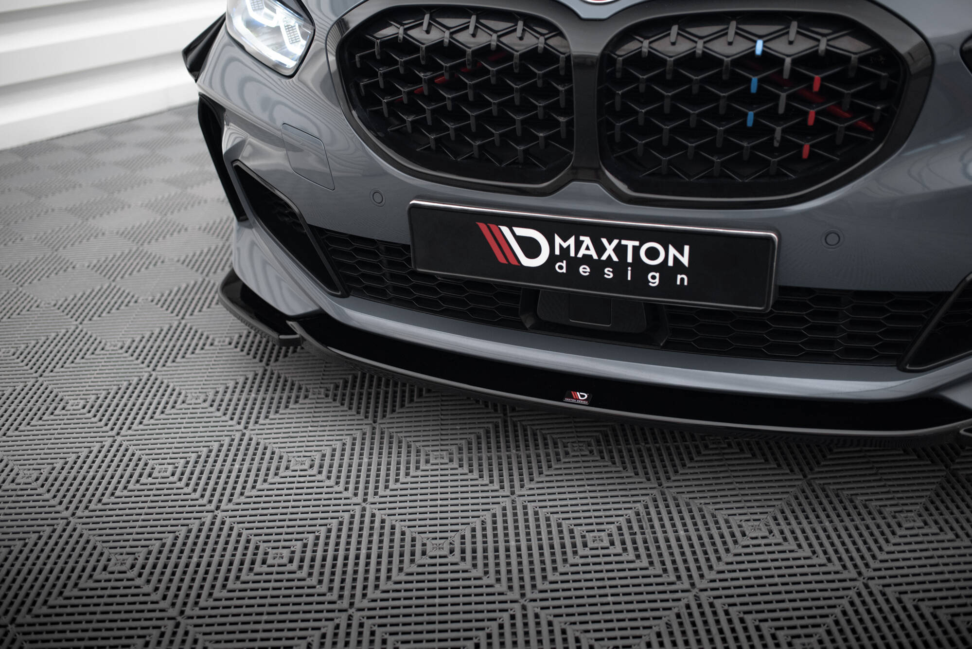 Maxton Design Передний сплиттер V.3 для BMW 1 M-Pack/ M135i / 128ti F40 — изображение 3
