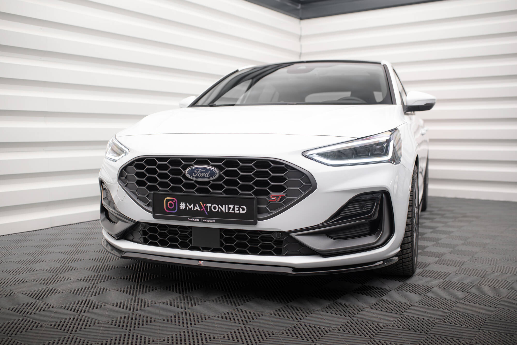 Maxton Design Передний сплиттер V.3 для Ford Focus ST / ST-Line Mk4 (рестайлинг)