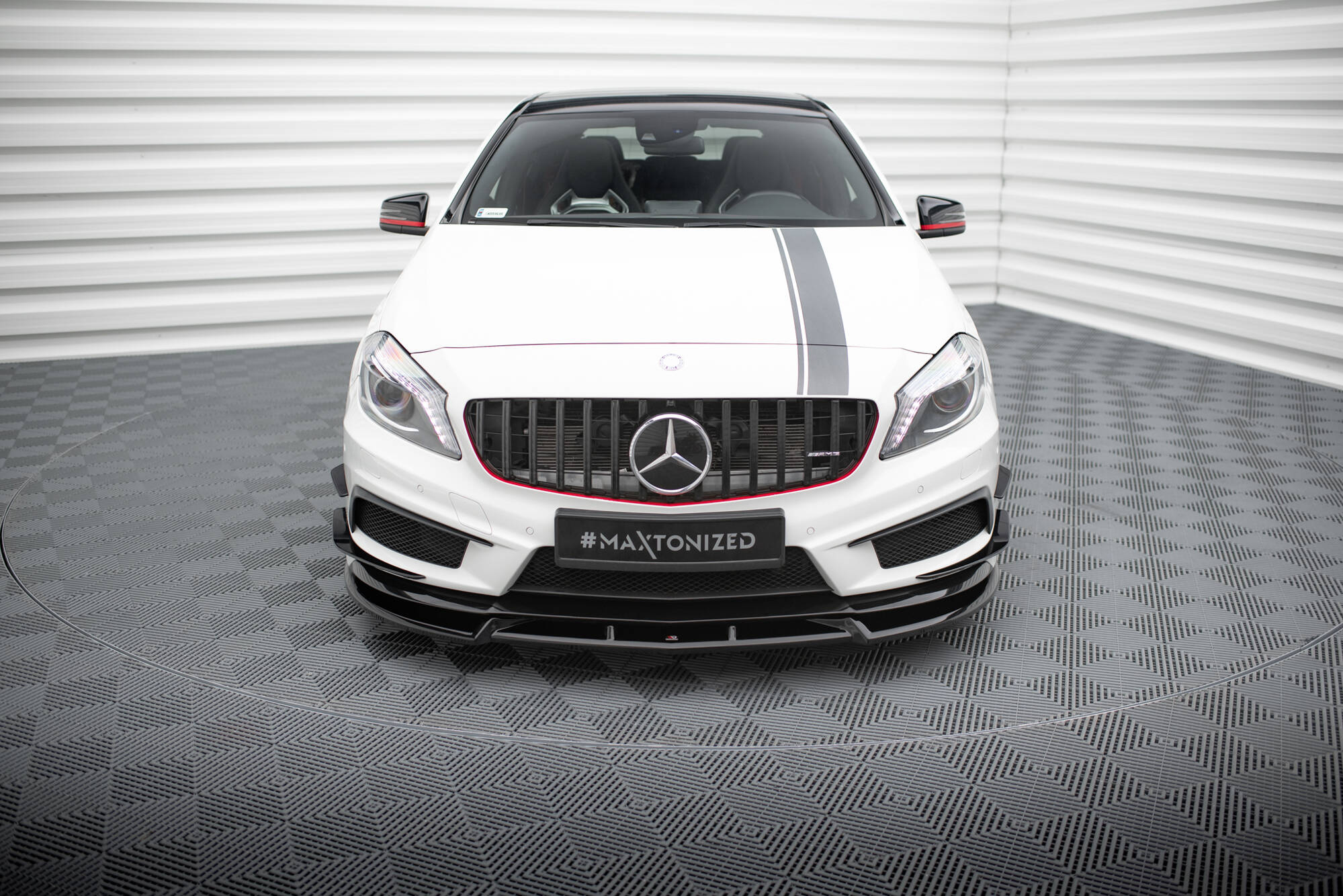 Maxton Design Передний сплиттер V.3 Mercedes-Benz A45 AMG W176 — изображение 2