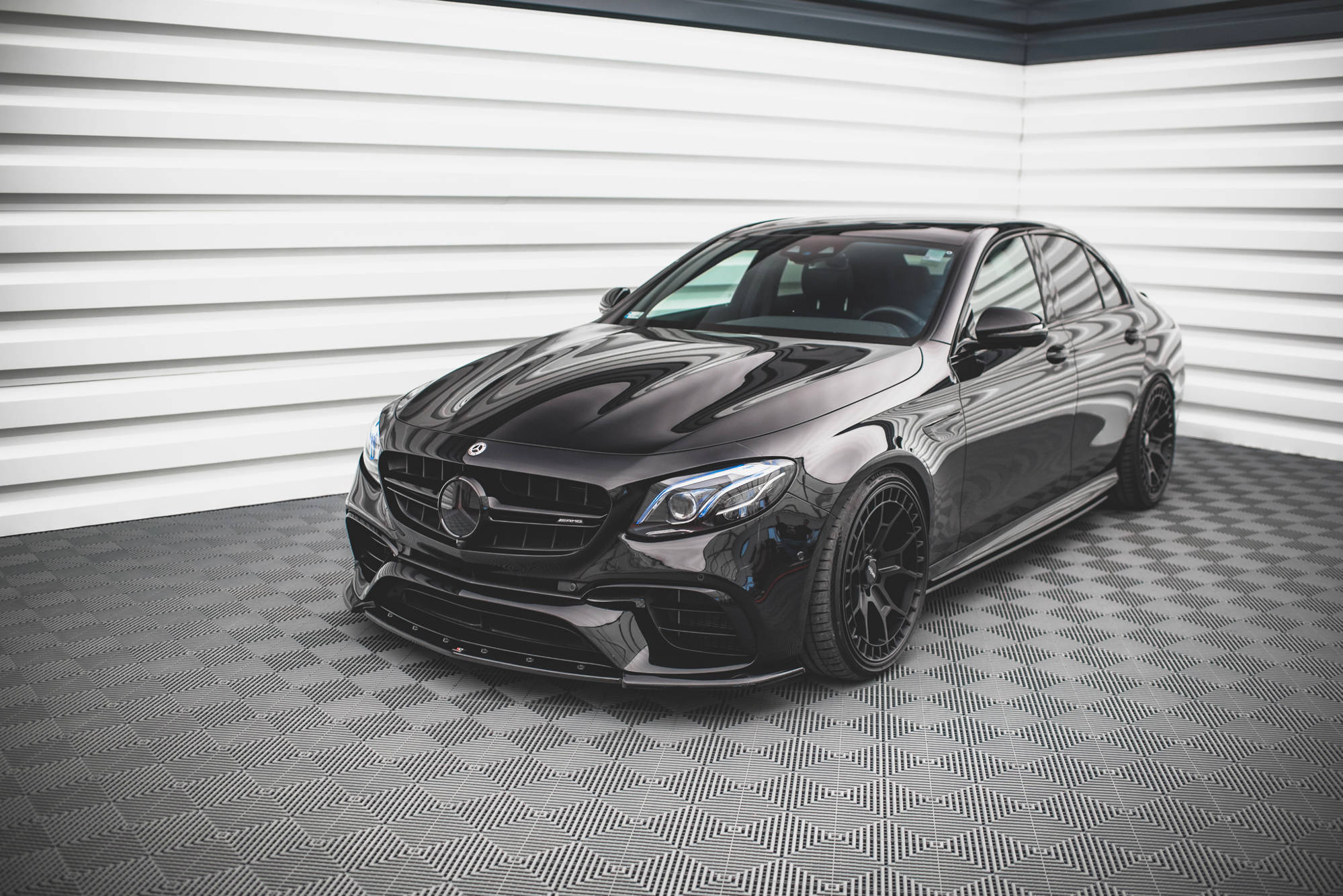 Maxton Design Передний сплиттер V.3 для Mercedes-Benz E63 AMG универсал/седан S213/W213