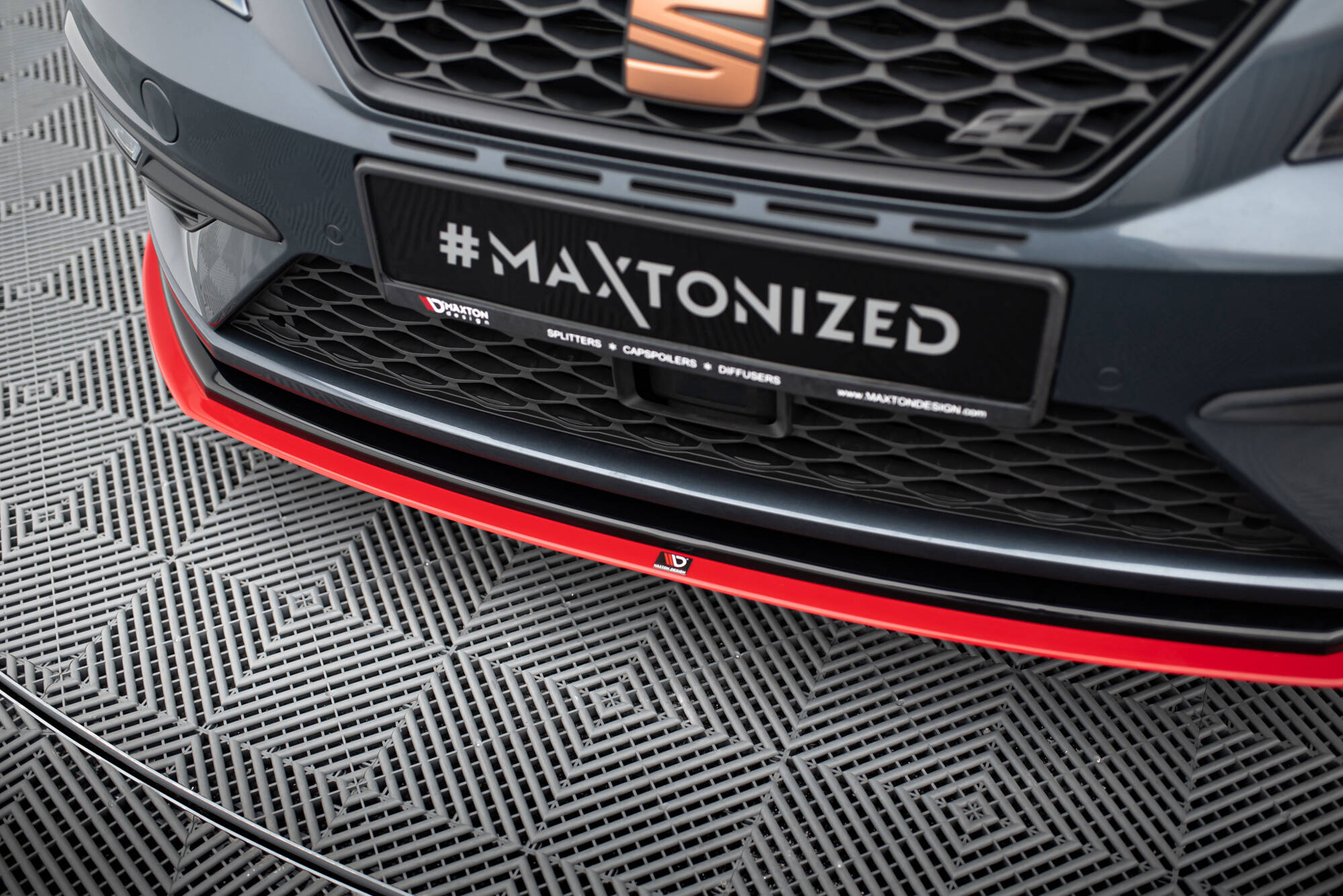 Maxton Design Передний сплиттер V.3 для Seat Leon Cupra / FR Mk3 FL — изображение 3