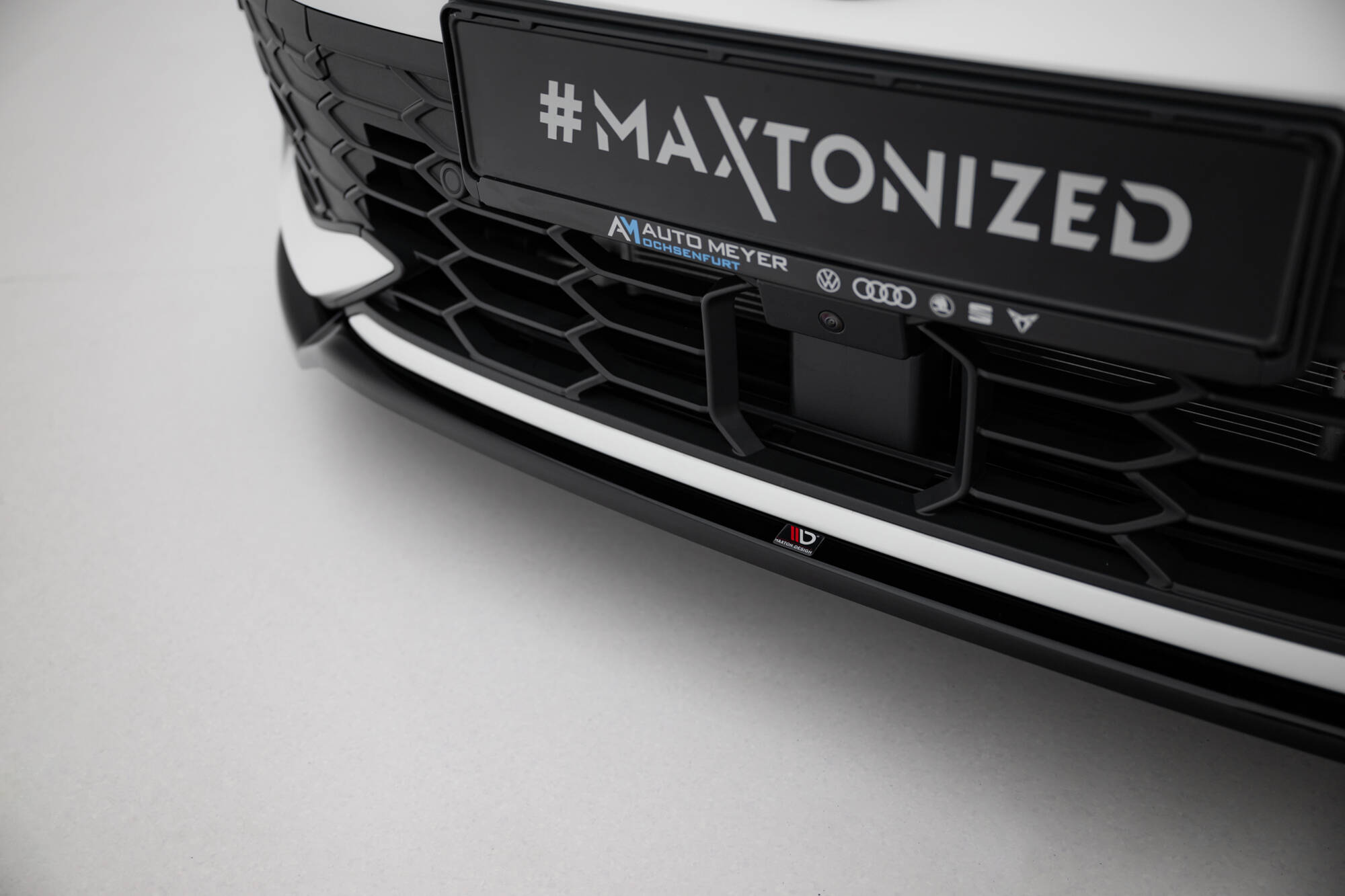 Maxton Design Передний сплиттер V.3 для Volkswagen Golf GTI / GTE / R-Line Mk8 (рестайлинг) — изображение 3