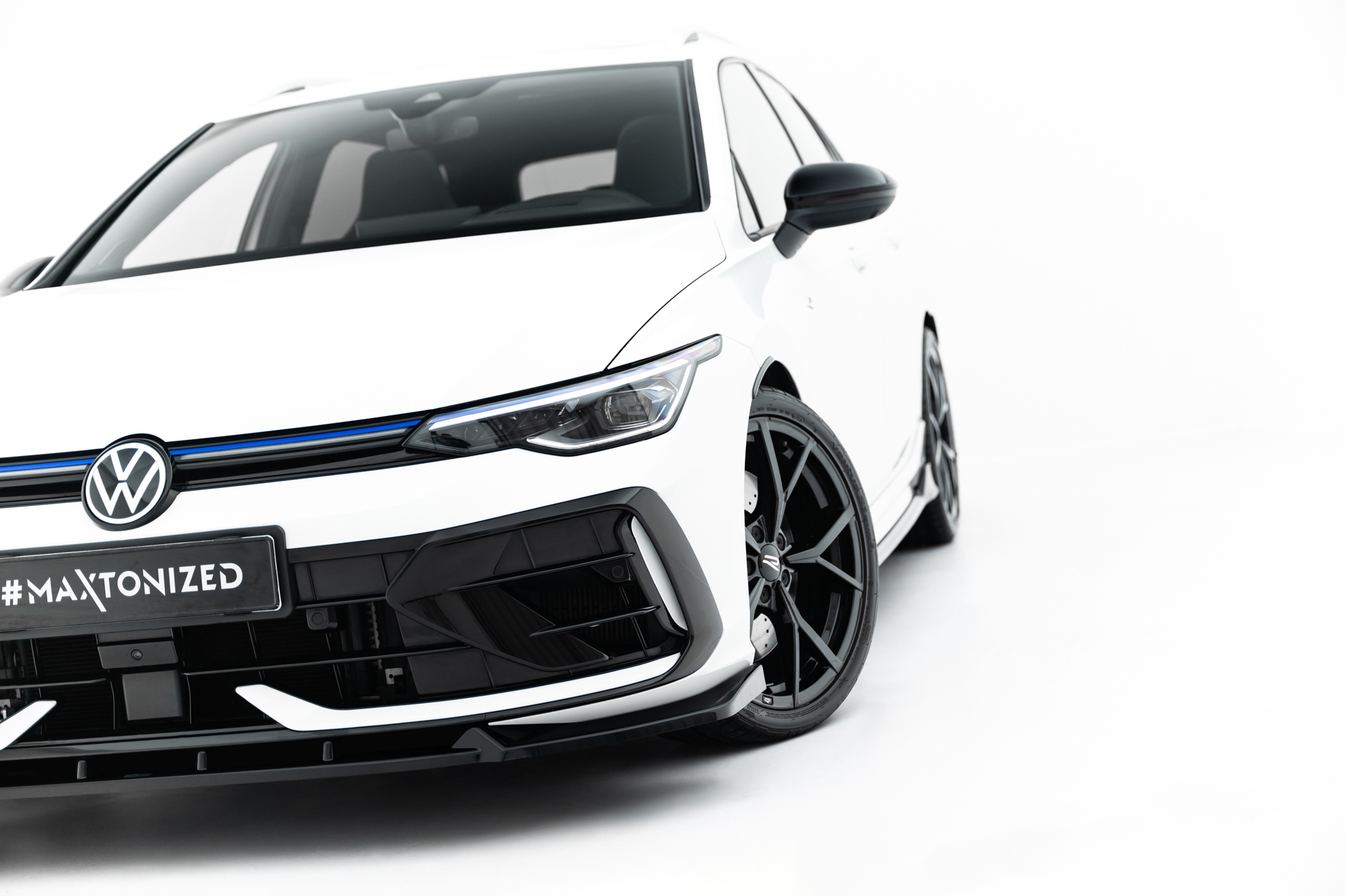 Maxton Design Передний сплиттер V.3 для Volkswagen Golf R Variant Mk8 Facelift — изображение 3
