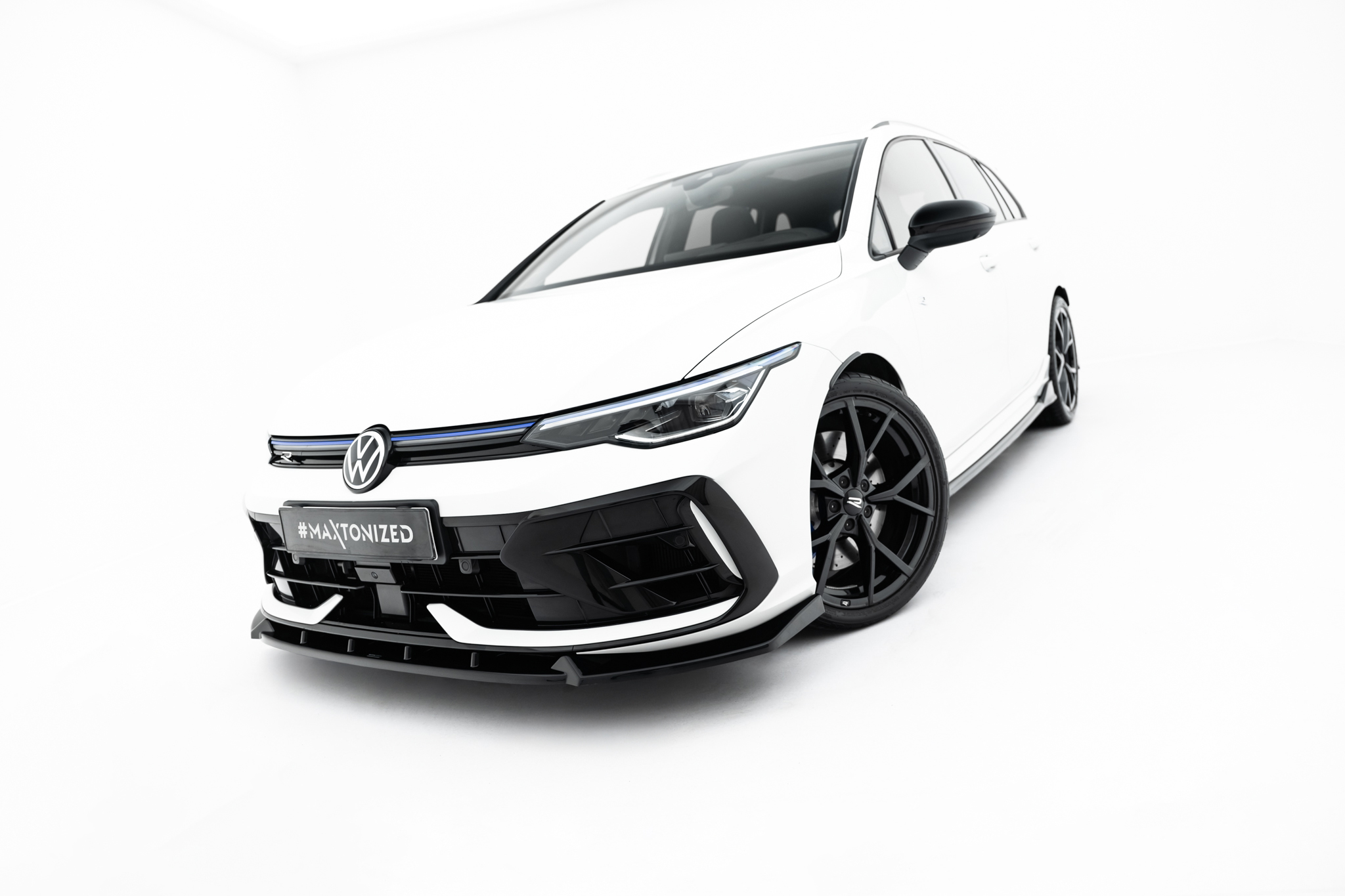 Maxton Design Передний сплиттер V.3 для Volkswagen Golf R Variant Mk8 Facelift