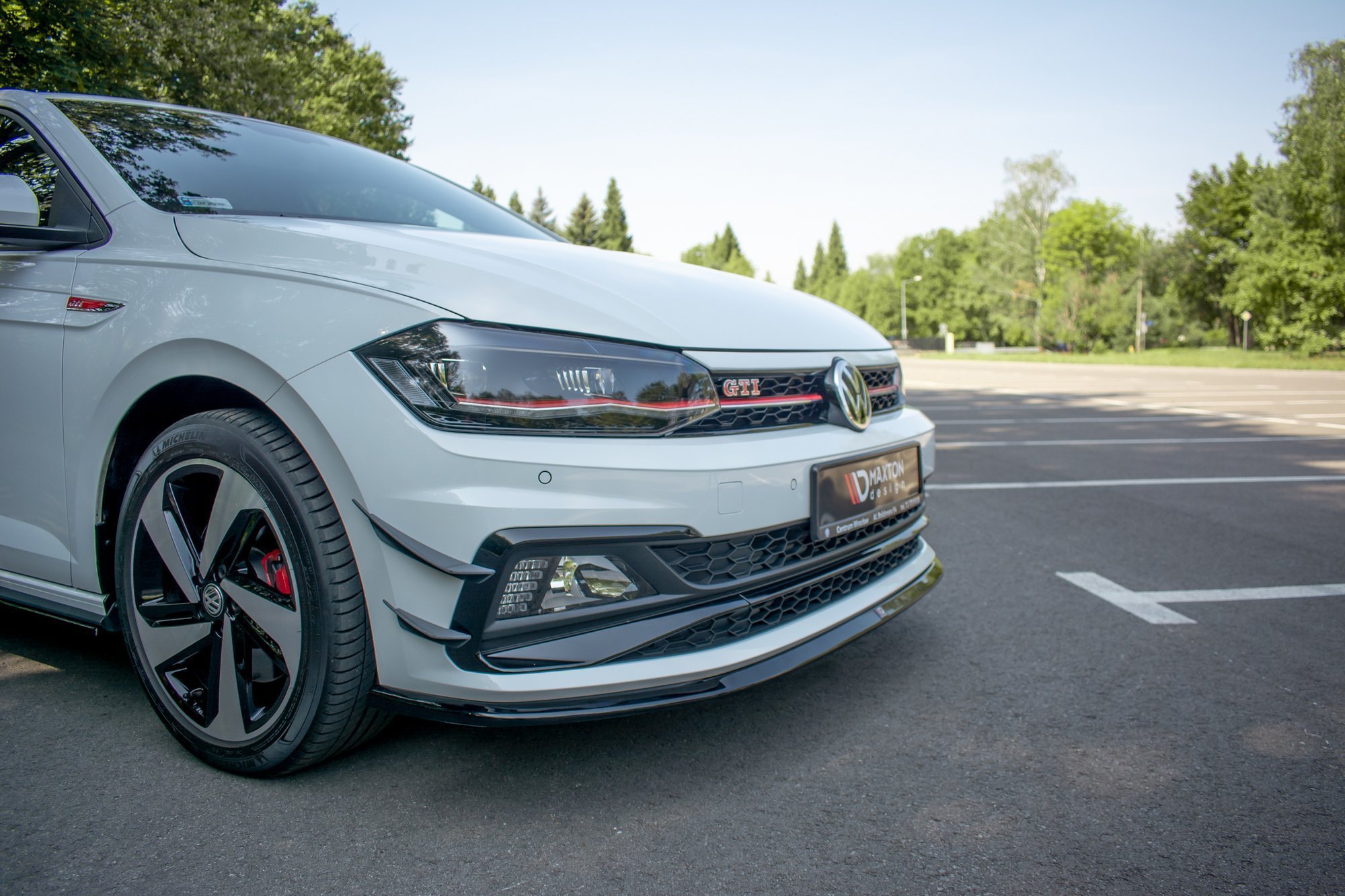 Maxton Design Передний сплиттер V.3 для Volkswagen Polo GTI / R-line Mk6 — изображение 4