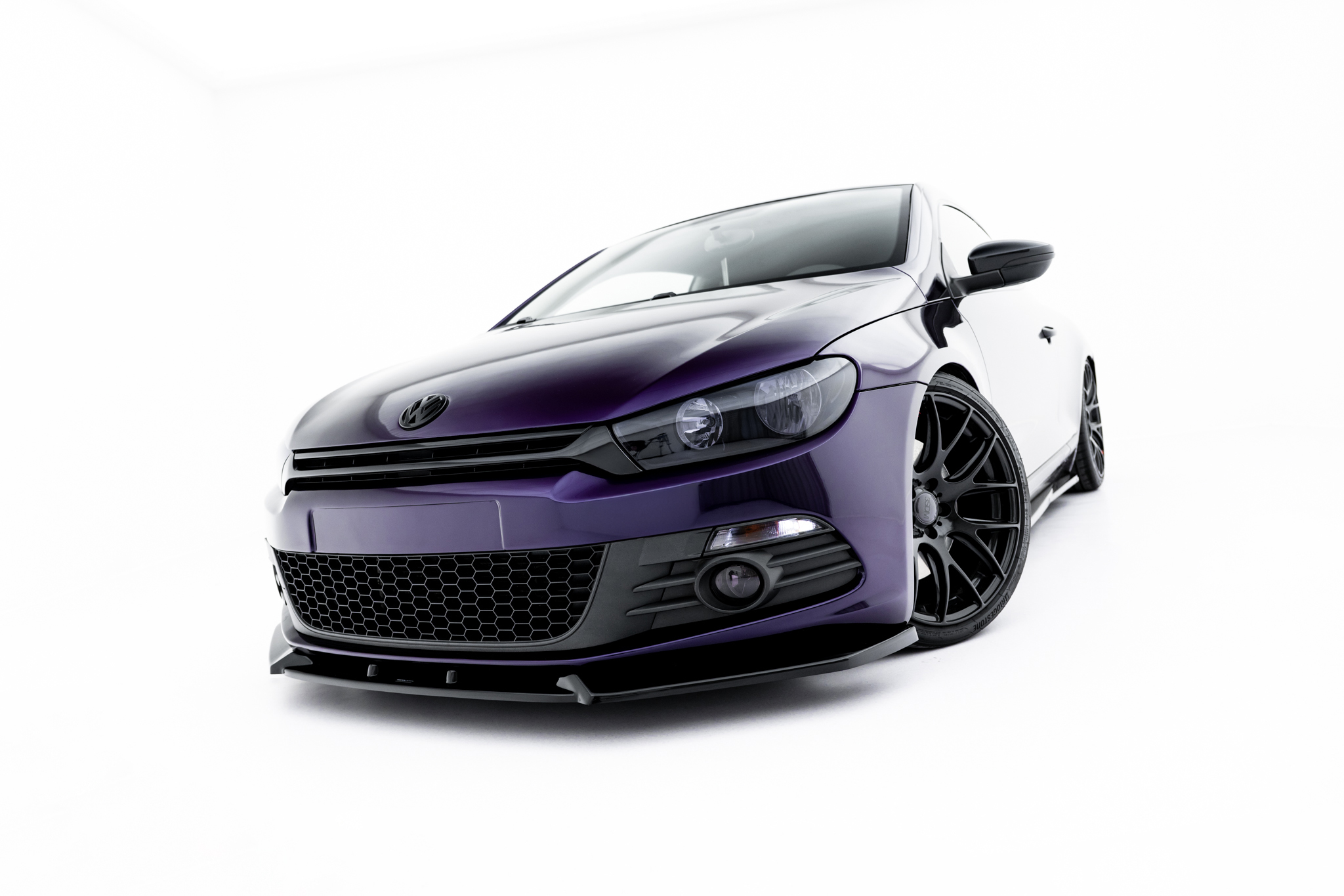 Maxton Design Передний сплиттер V.3 Volkswagen Scirocco Mk3