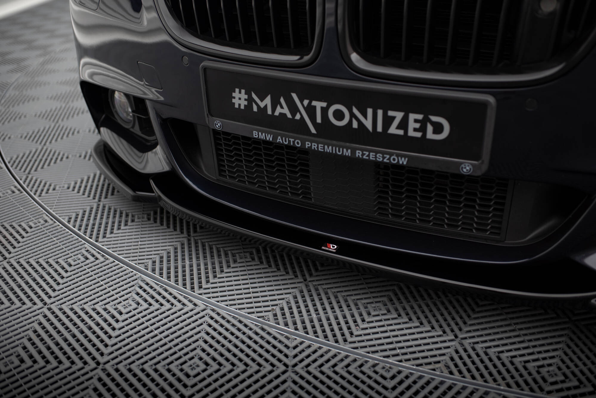 Maxton Design Передний сплиттер V.4 для BMW 5 F10/F11 M-Pack — изображение 3