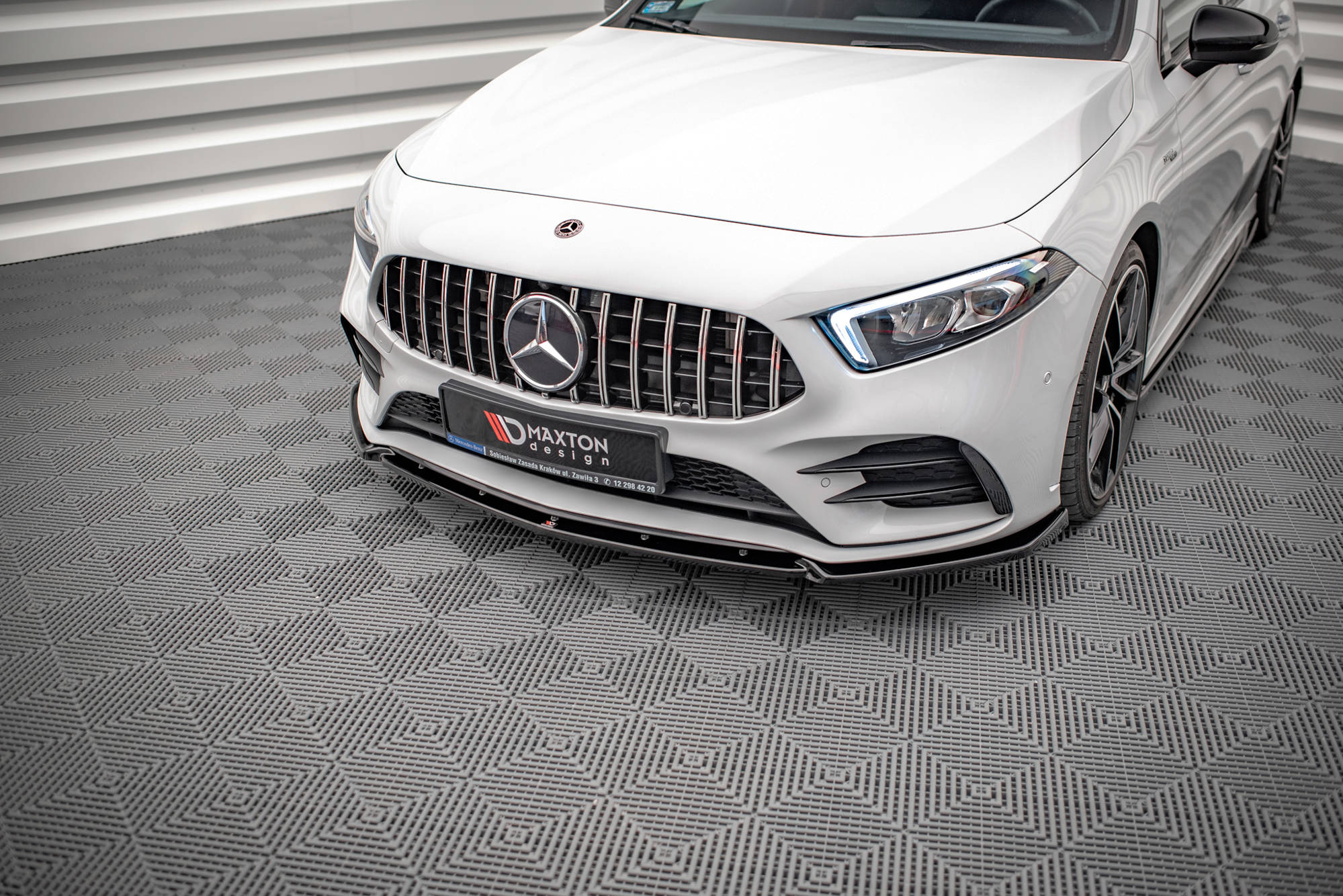 Maxton Design Передний сплиттер V4 для Mercedes A35 AMG / AMG-Line W177