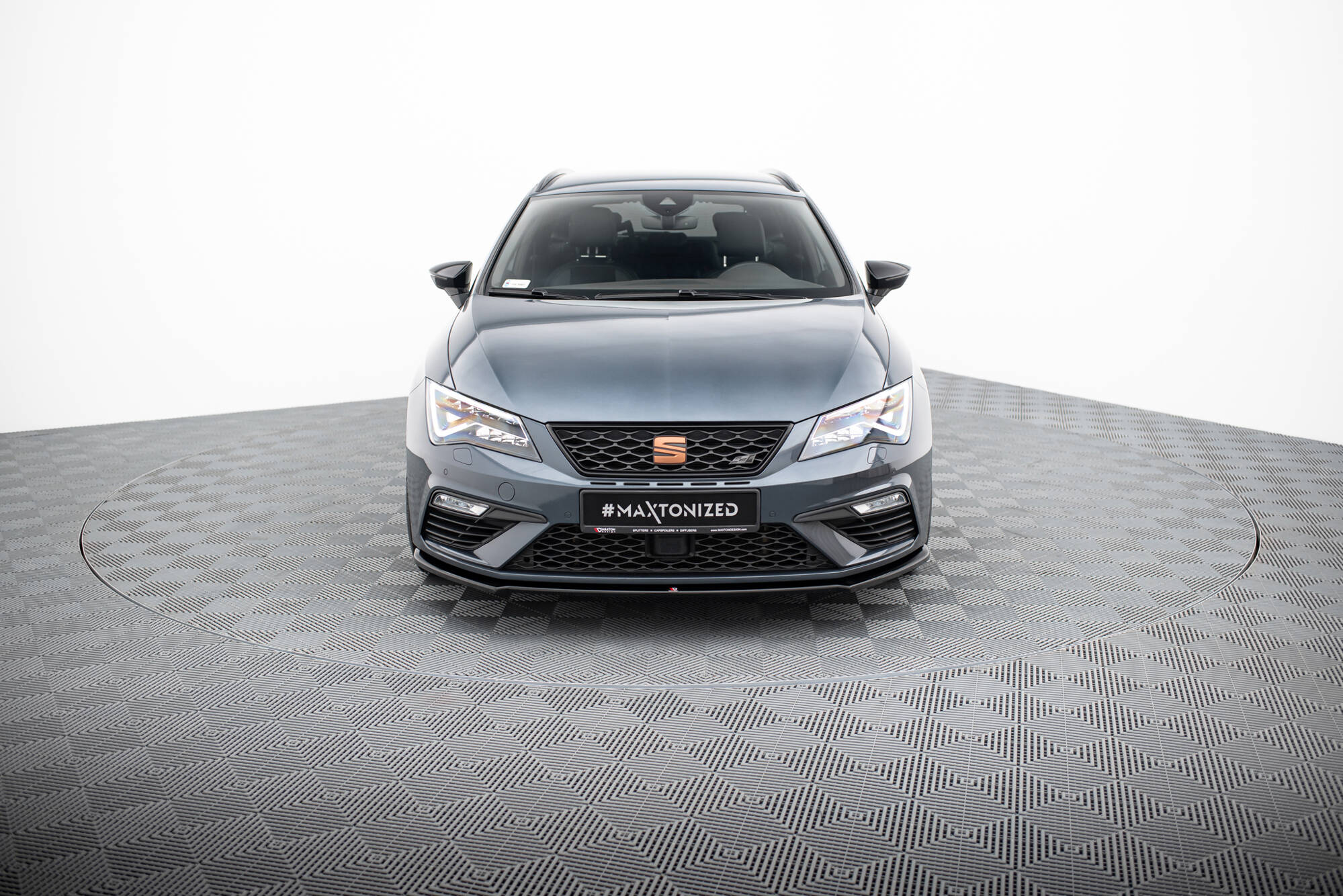 Maxton Design Передний сплиттер V.4 для Seat Leon Cupra / FR Mk3 FL — изображение 2