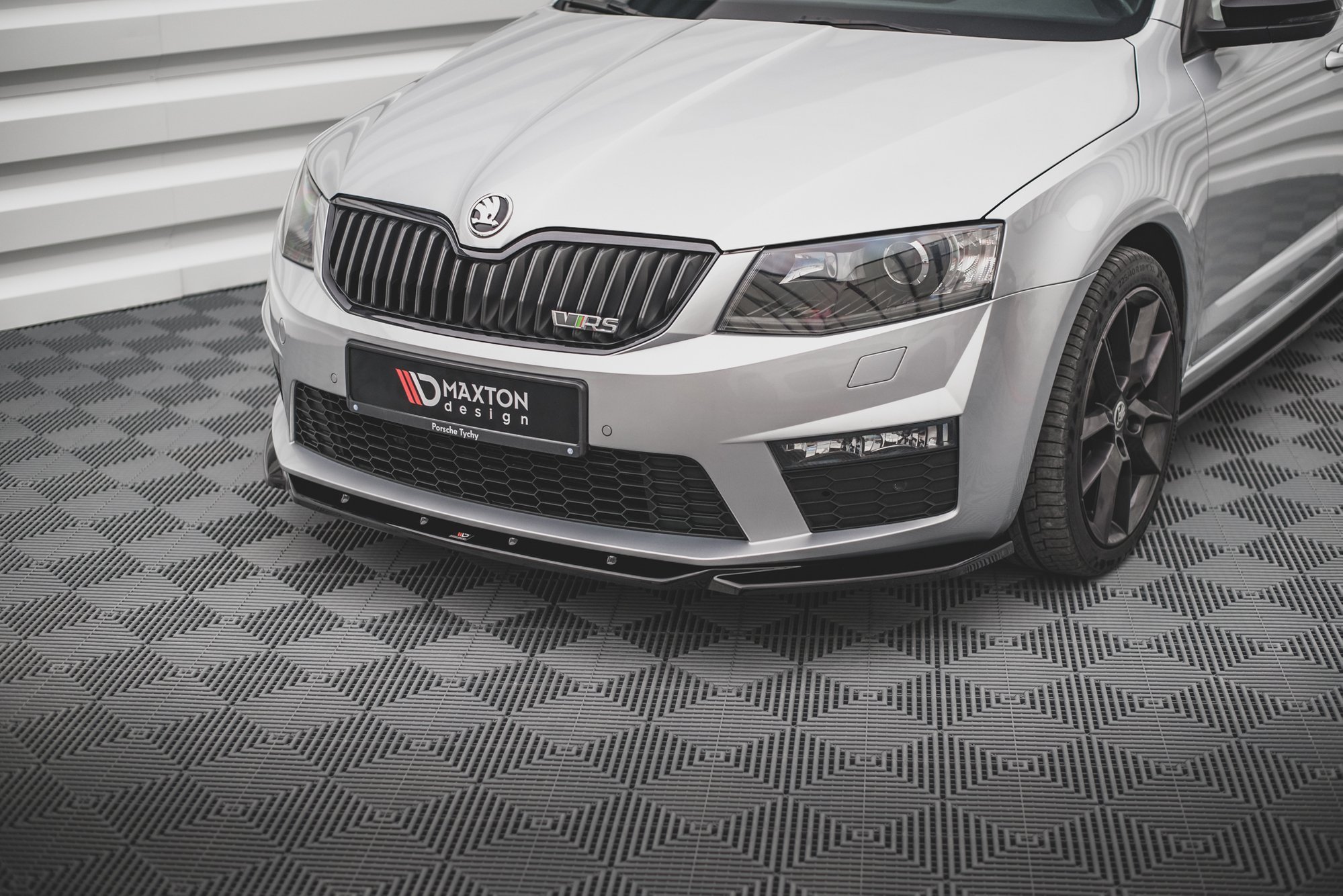 Maxton Design Передний сплиттер V.4 Skoda Octavia RS Mk3 — изображение 3