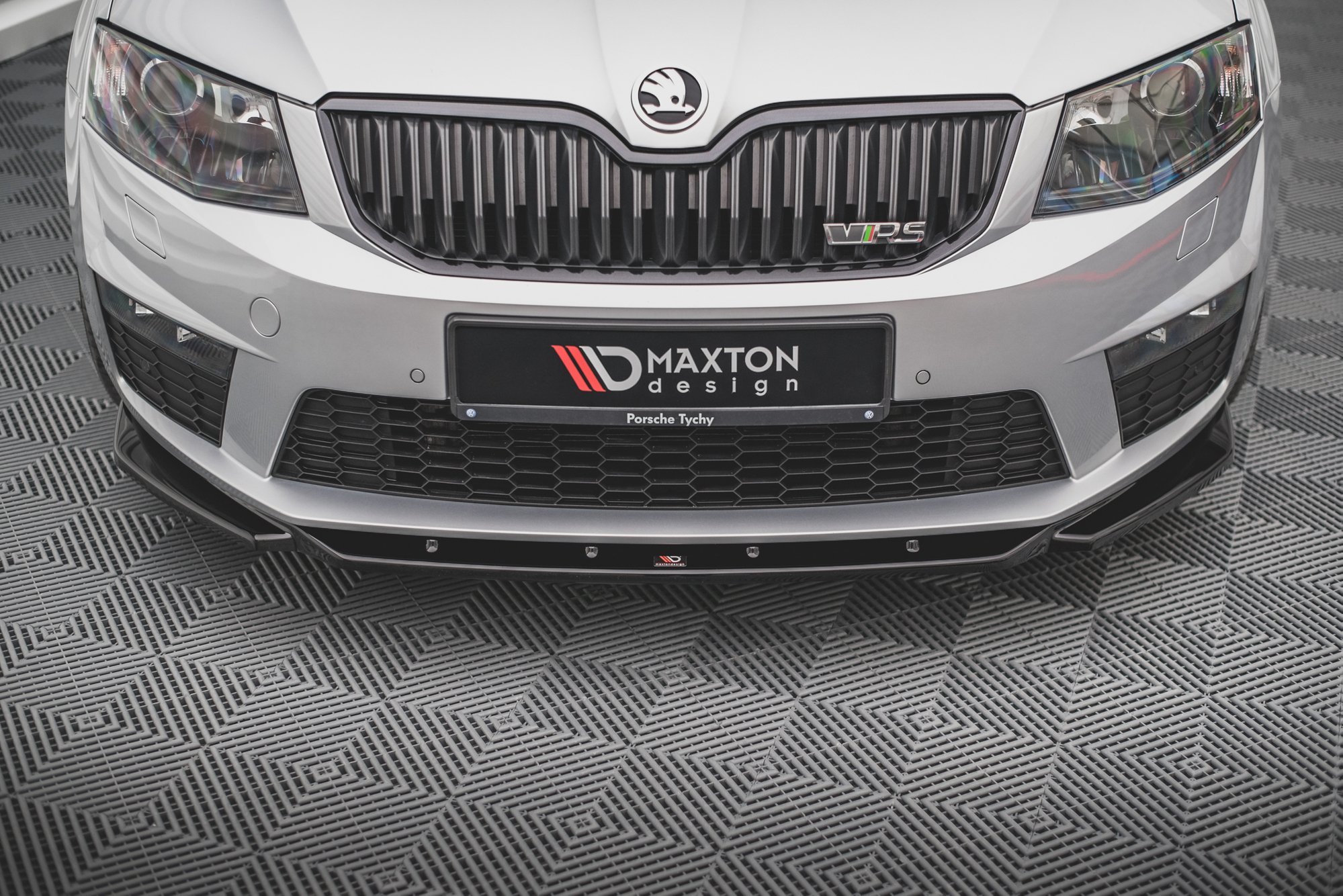 Maxton Design Передний сплиттер V.4 Skoda Octavia RS Mk3 — изображение 5