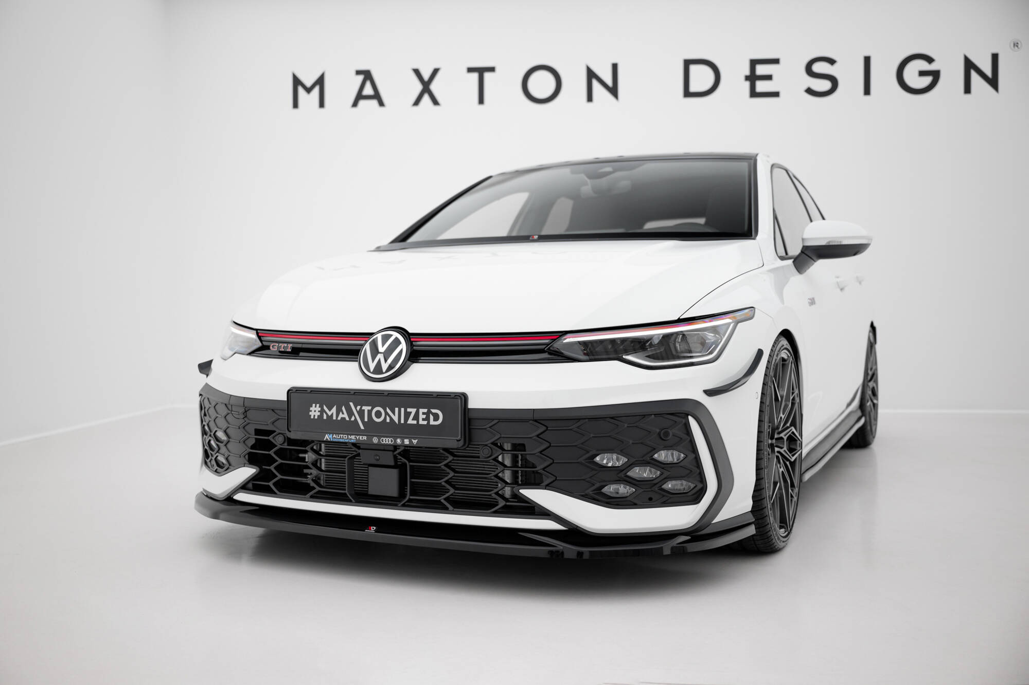 Maxton Design Передний сплиттер V.4 для Volkswagen Golf GTI / GTE / R-Line Mk8 (рестайлинг)