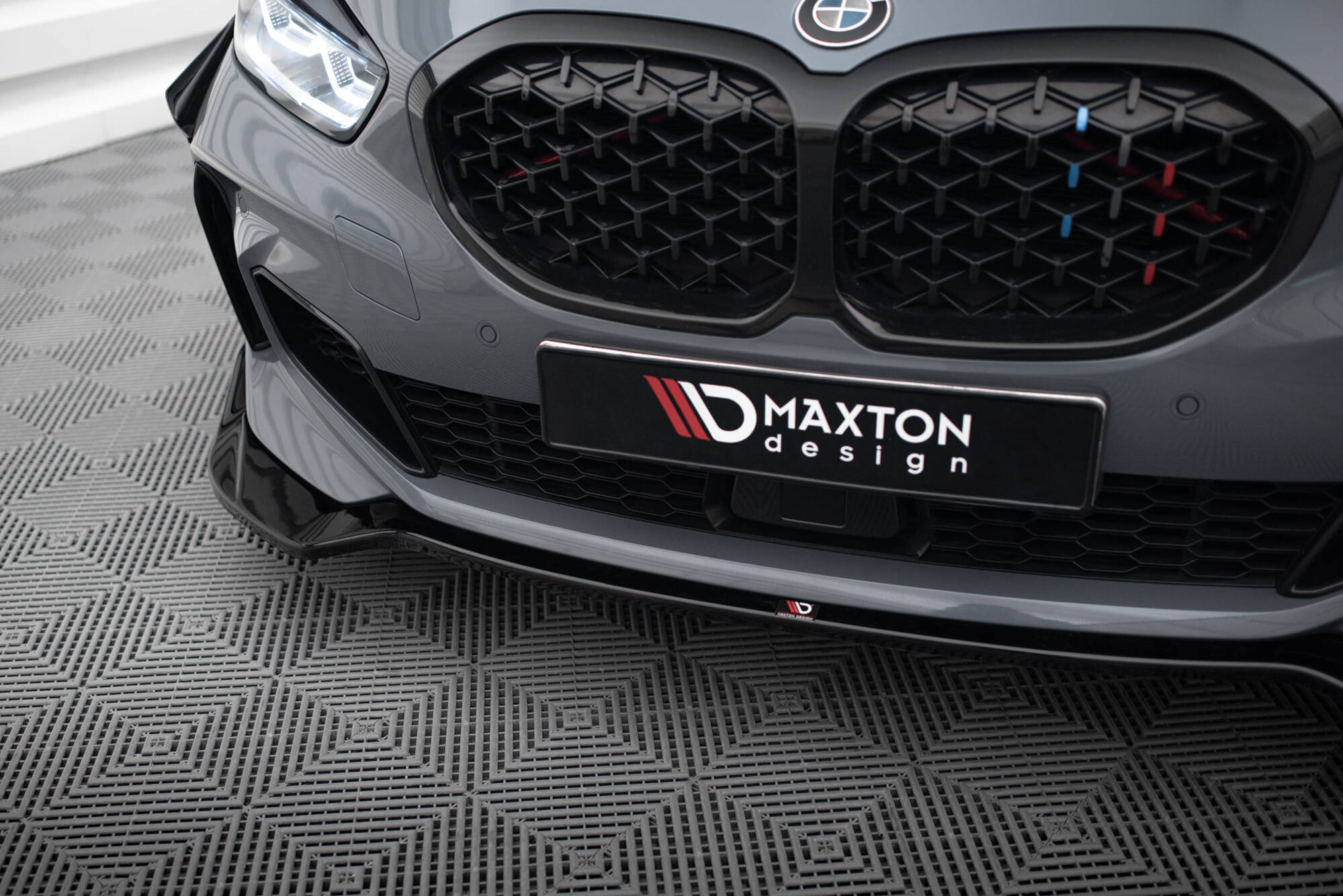 Maxton Design Передний сплиттер V.5 для BMW 1 M-Pack / M135i / 128ti F40 — изображение 3