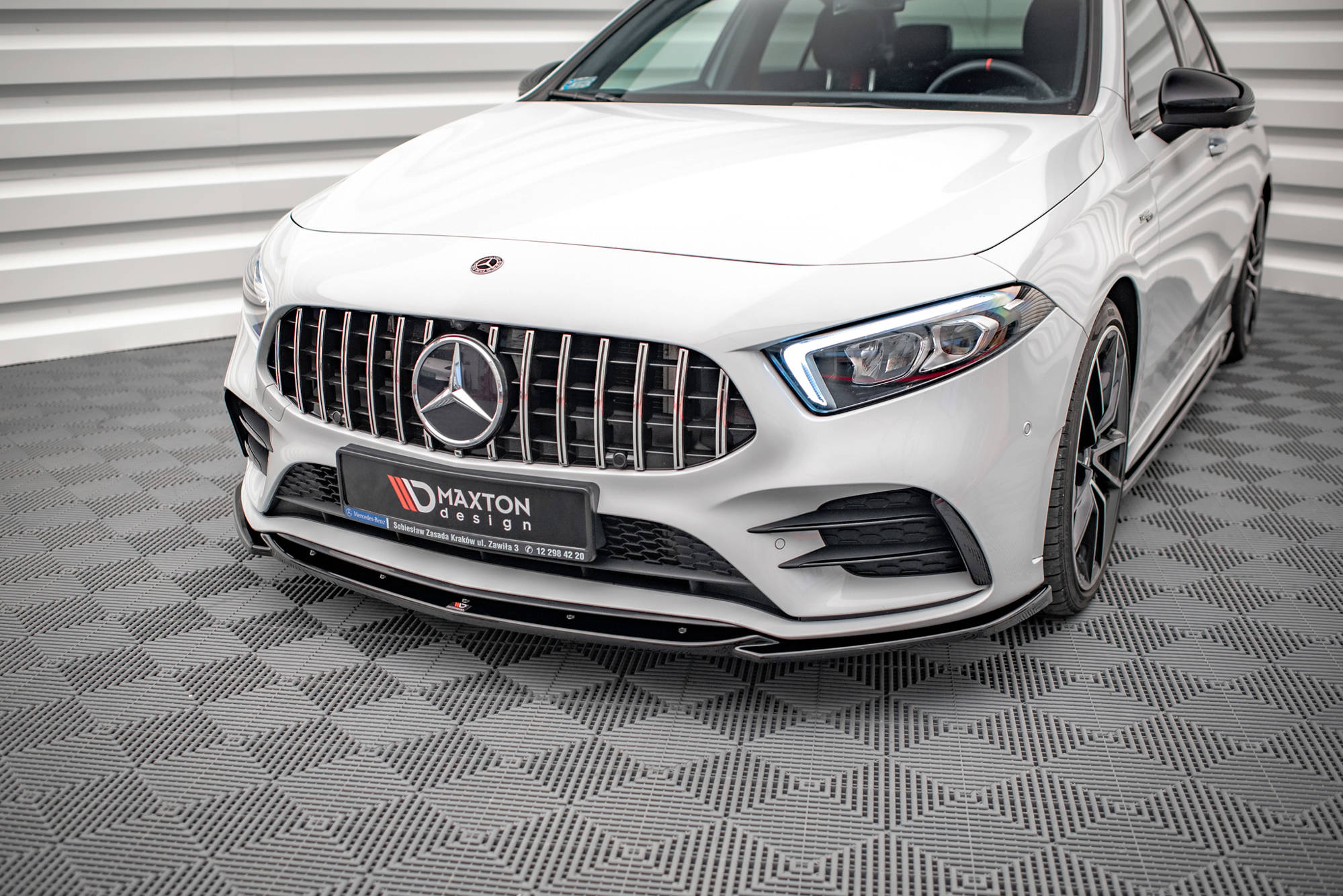Maxton Design Передний сплиттер V5 для Mercedes A35 AMG / AMG-Line W177