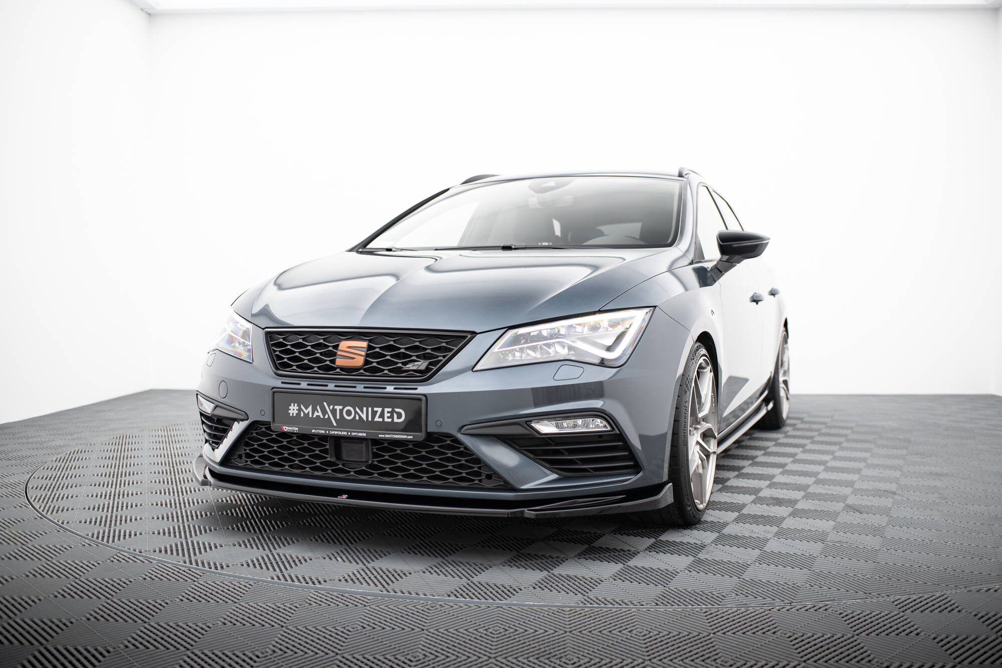 Maxton Design Передний сплиттер V.5 для Seat Leon Cupra / FR Mk3 FL