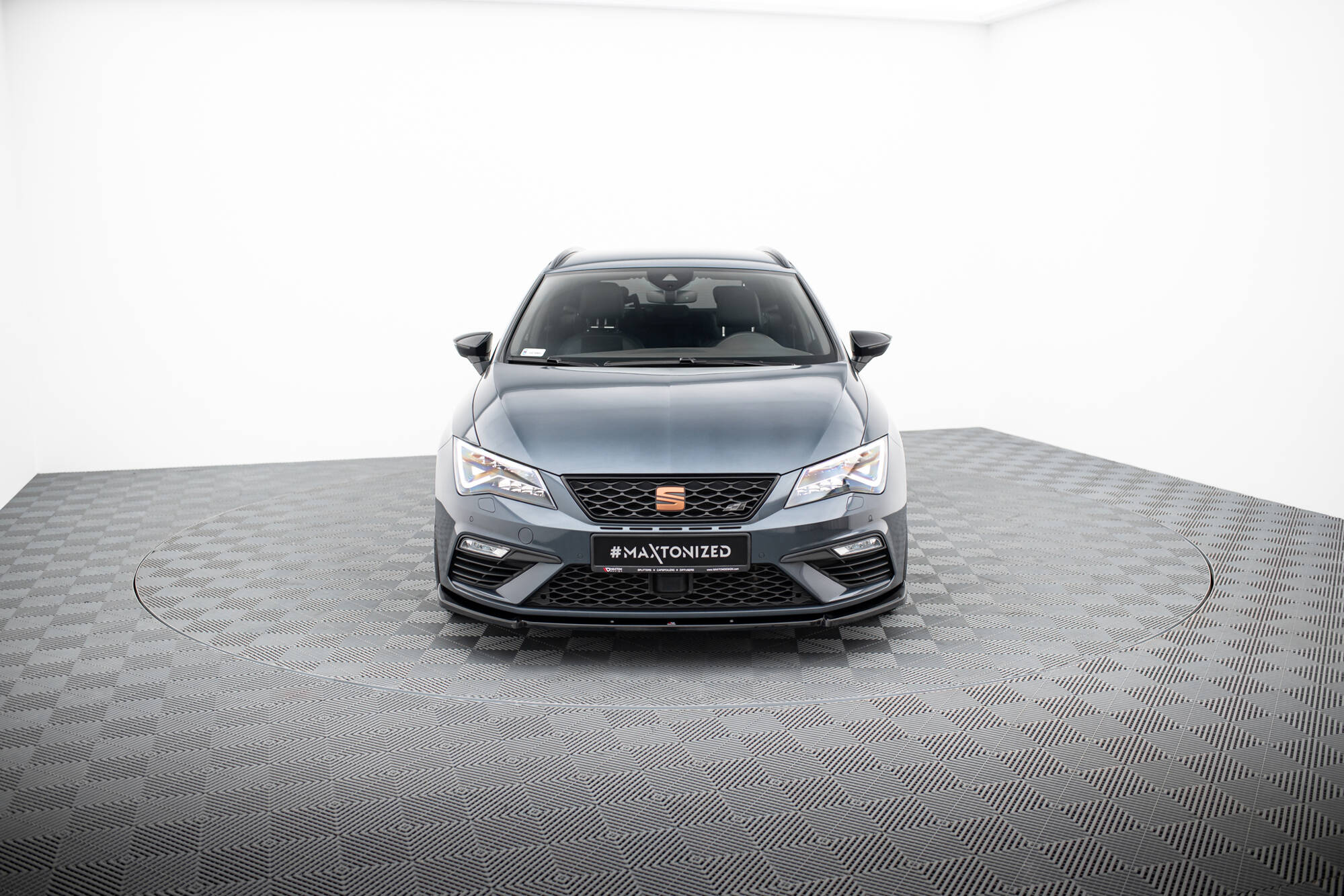 Maxton Design Передний сплиттер V.6 для Seat Leon Cupra / FR Mk3 FL — изображение 2