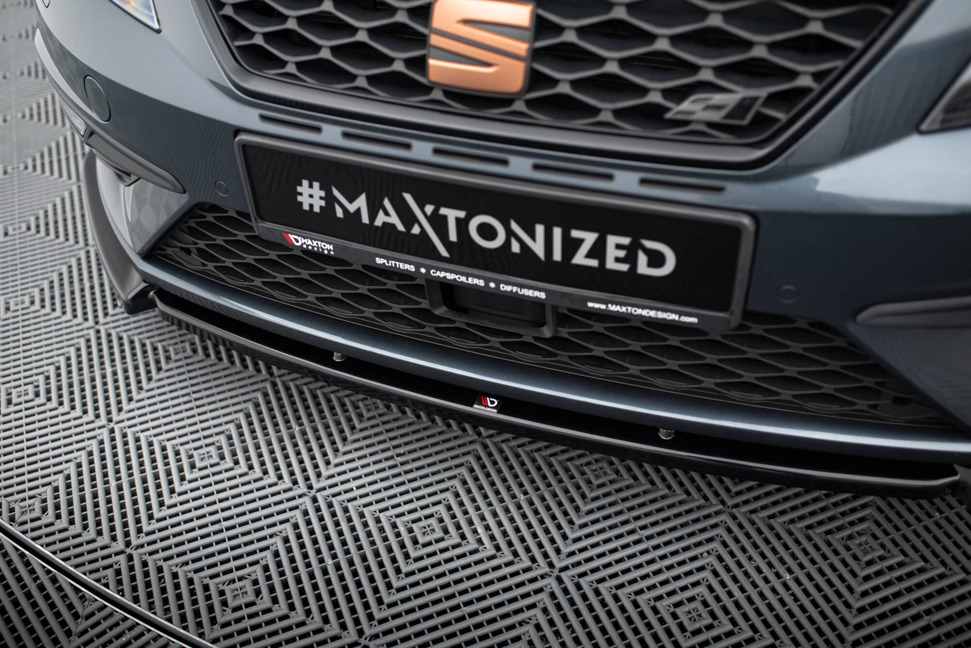 Maxton Design Передний сплиттер V.6 для Seat Leon Cupra / FR Mk3 FL — изображение 3