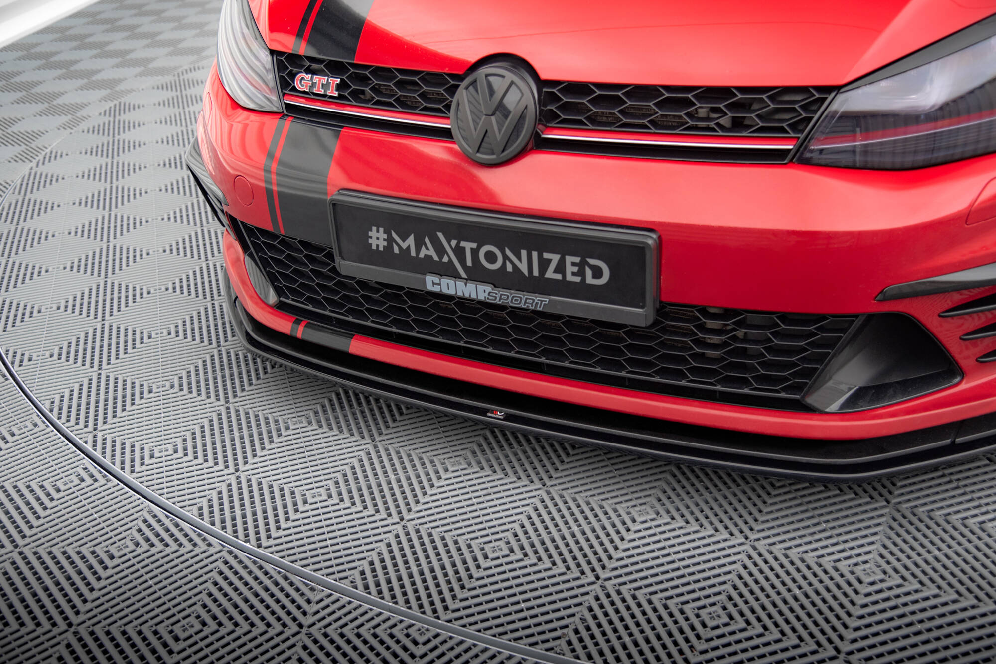Maxton Design Передний сплиттер Volkswagen Golf GTI Clubsport Mk7 — изображение 3