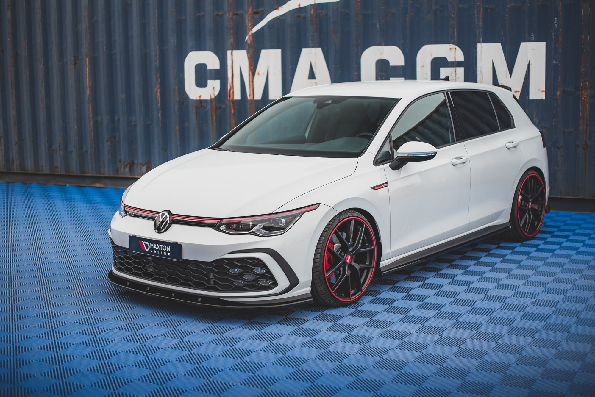 Maxton Design Передний сплиттер для Volkswagen Golf GTI / GTE / GTD / R-Line Mk8 — изображение 4