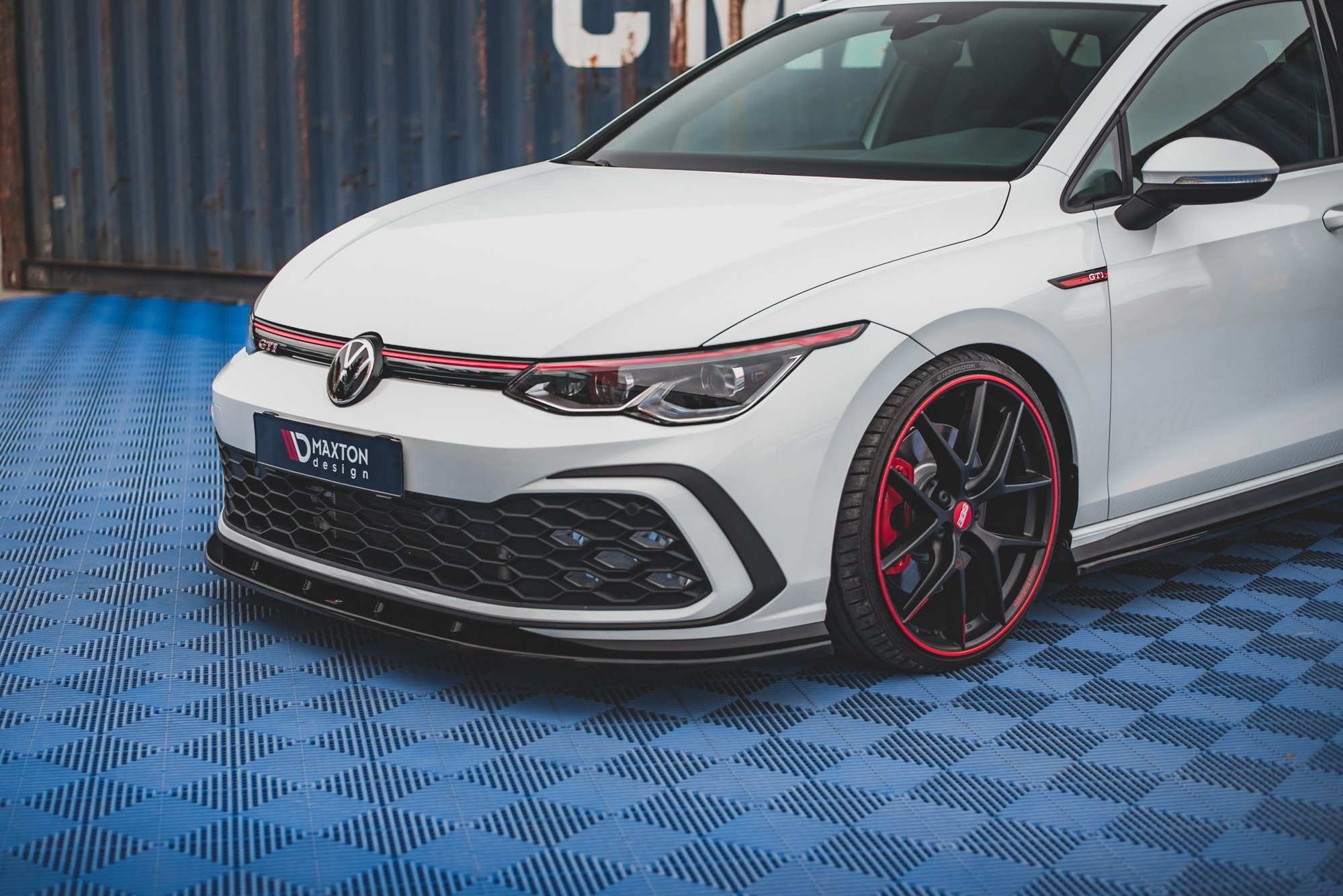 Maxton Design Передний сплиттер для Volkswagen Golf GTI / GTE / GTD / R-Line Mk8 — изображение 5