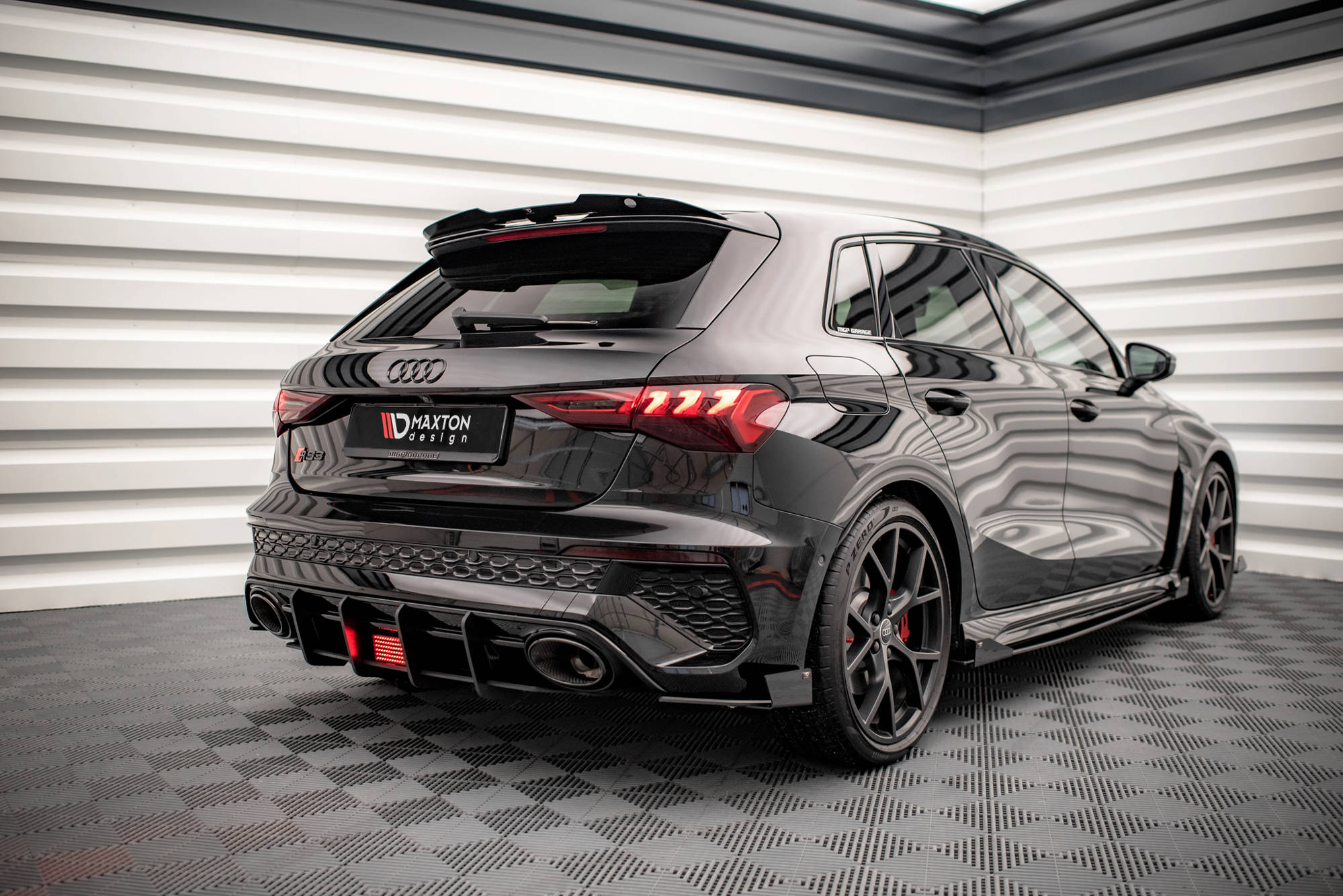 Maxton Design Светодиодный стоп-сигнал для Audi RS3 Sportback 8Y — изображение 2