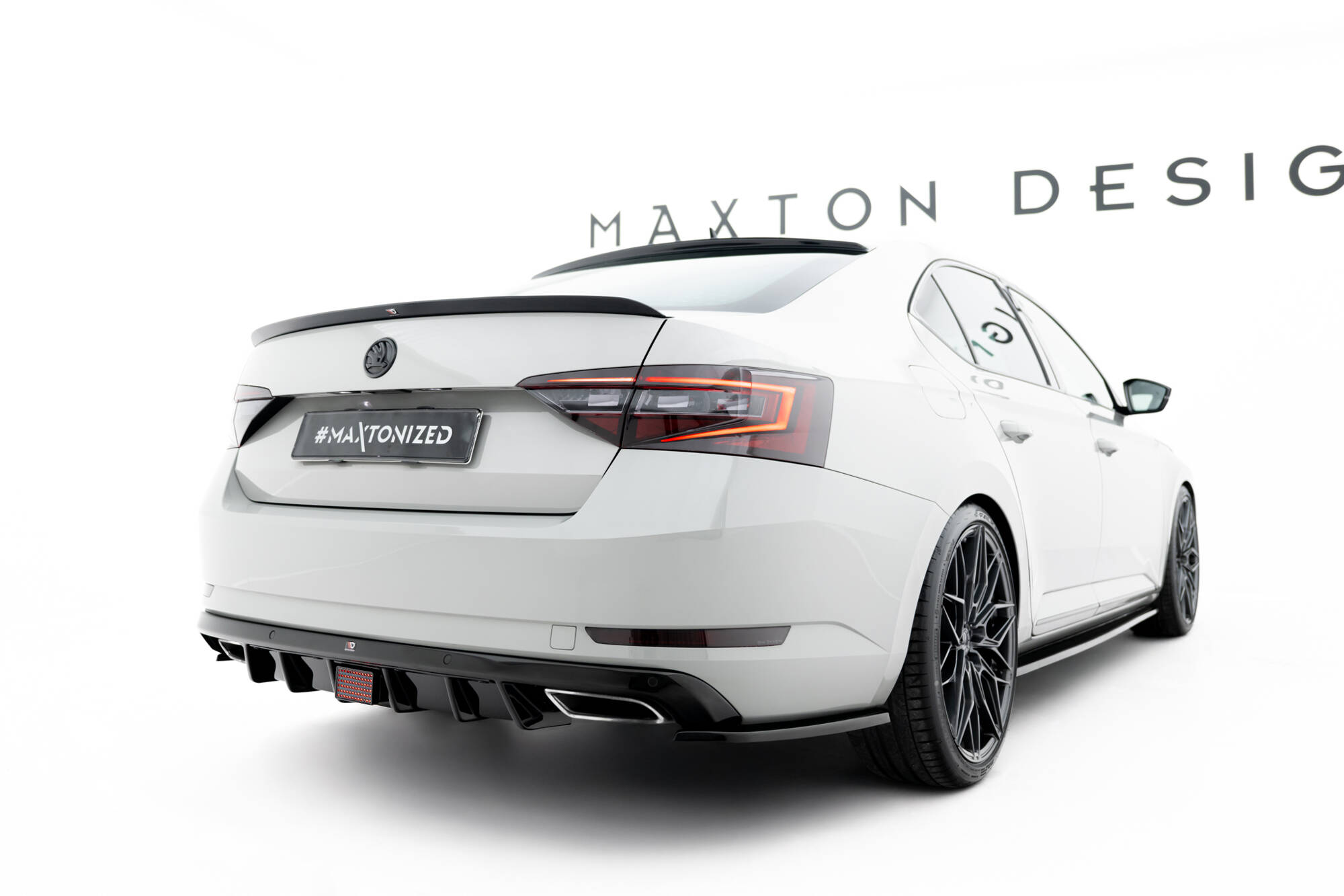 Maxton Design Светодиодный стоп-сигнал Skoda Superb Liftback/Combi Mk3 — изображение 2