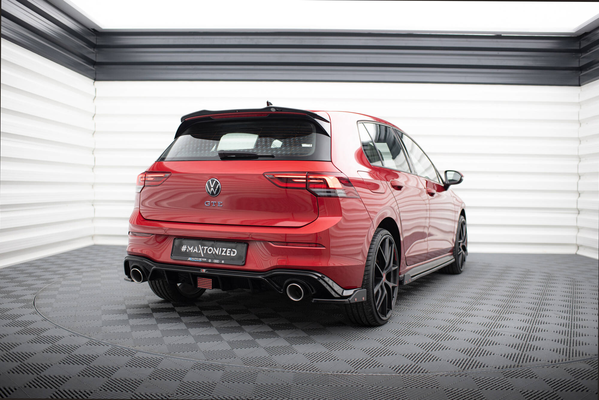 Maxton Design Светодиодный стоп-сигнал для Volkswagen Golf GTE / GTI / GTI Clubsport / R-Line Mk8 / Mk8 Facelift — изображение 3