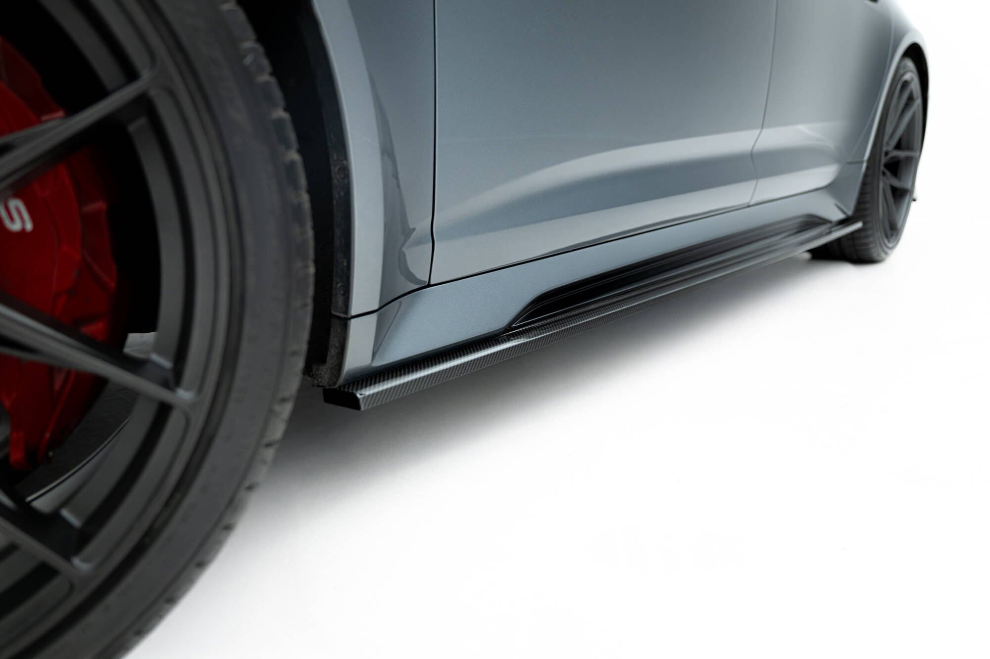 Maxton Design Боковые пороги из препрег-карбона для Audi RS6 C8 / C8 Facelift — изображение 2