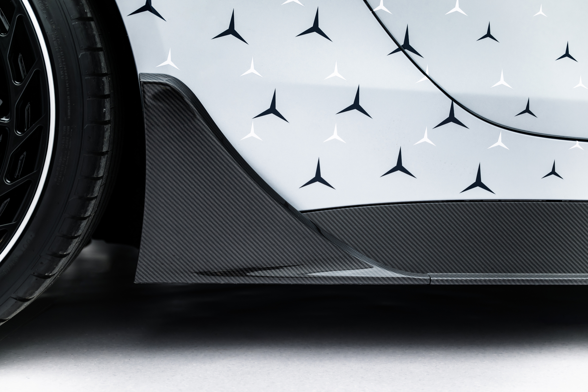 Maxton Design Боковые пороги из препрег-карбона для Mercedes-AMG GT 63 / 55 / 63 SE Performance C192 — изображение 5