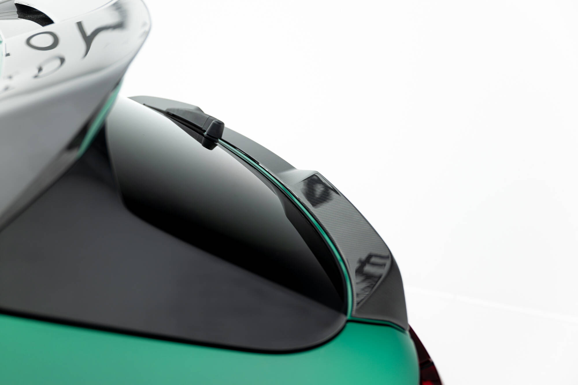 Maxton Design Спойлер на заднюю дверь из препрег-карбона (нижний) для BMW X5 M / X5 M-Pack F95 / F95 Facelift / G05 Facelift — изображение 5