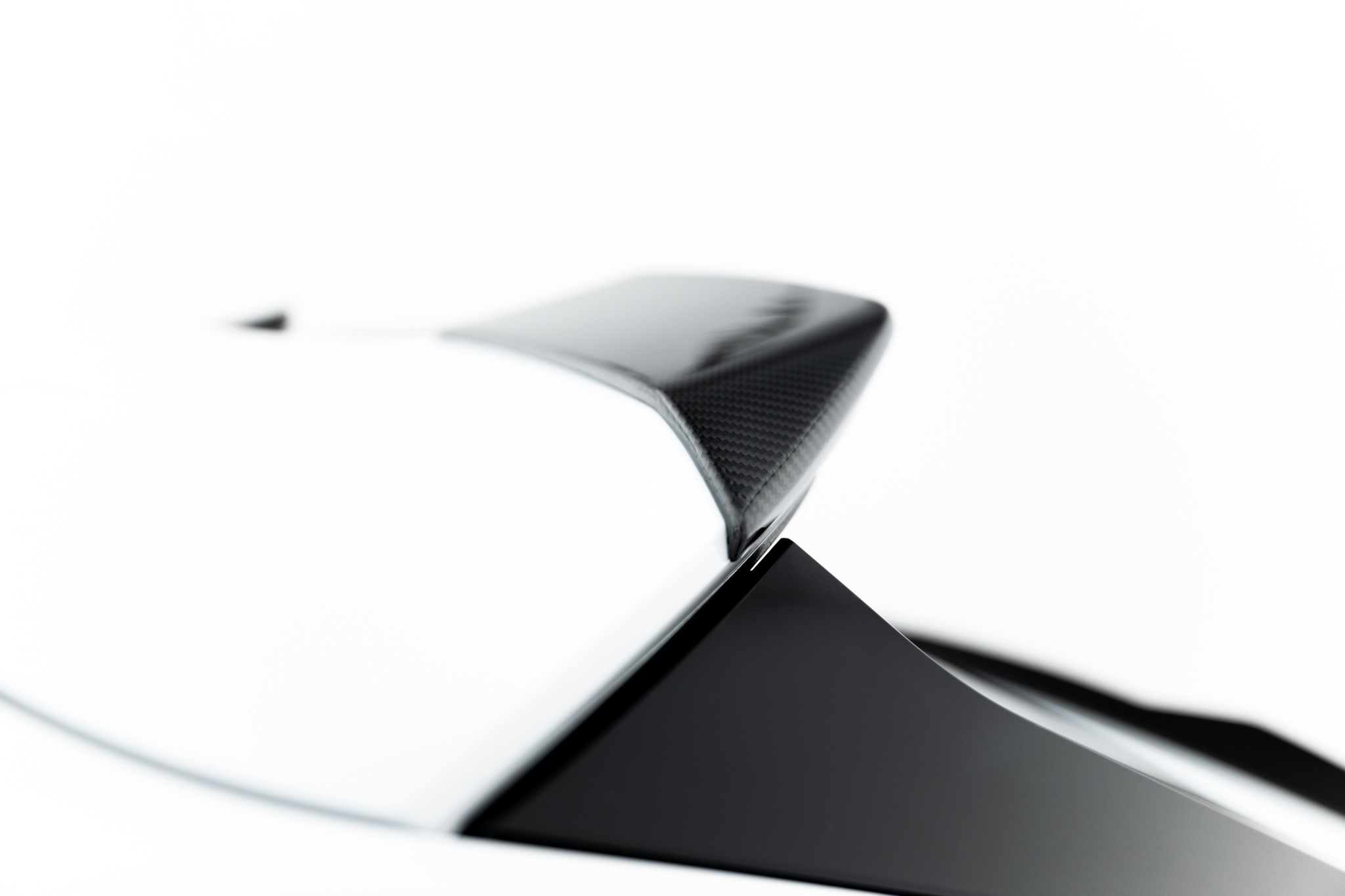 Maxton Design Спойлер на крышку багажника (верхний) из препрег-углеродного волокна для Audi RSQ8 Mk1 — изображение 3