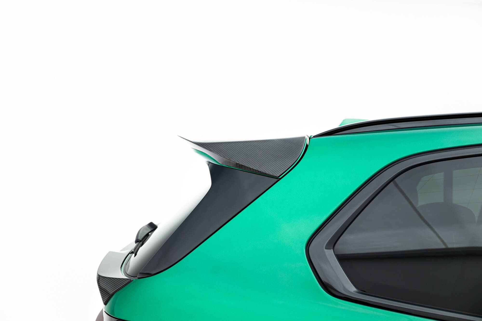 Maxton Design Спойлер на крышку багажника из препрег-карбона (верхний) для BMW X5 M F95 Facelift — изображение 3