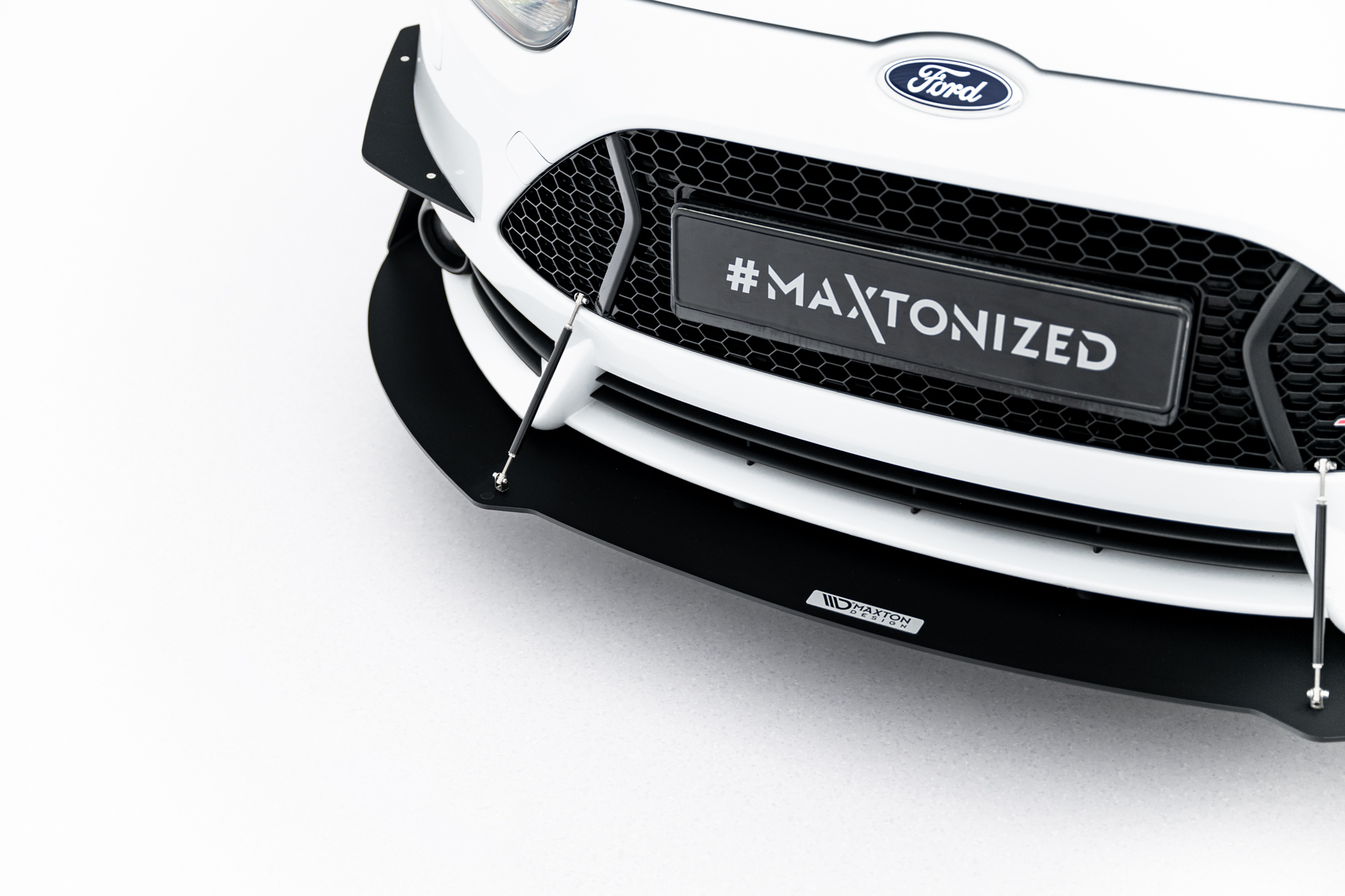 Maxton Design Передний сплиттер Racing Front Splitter V.1 для Ford Focus ST Mk3 — изображение 3