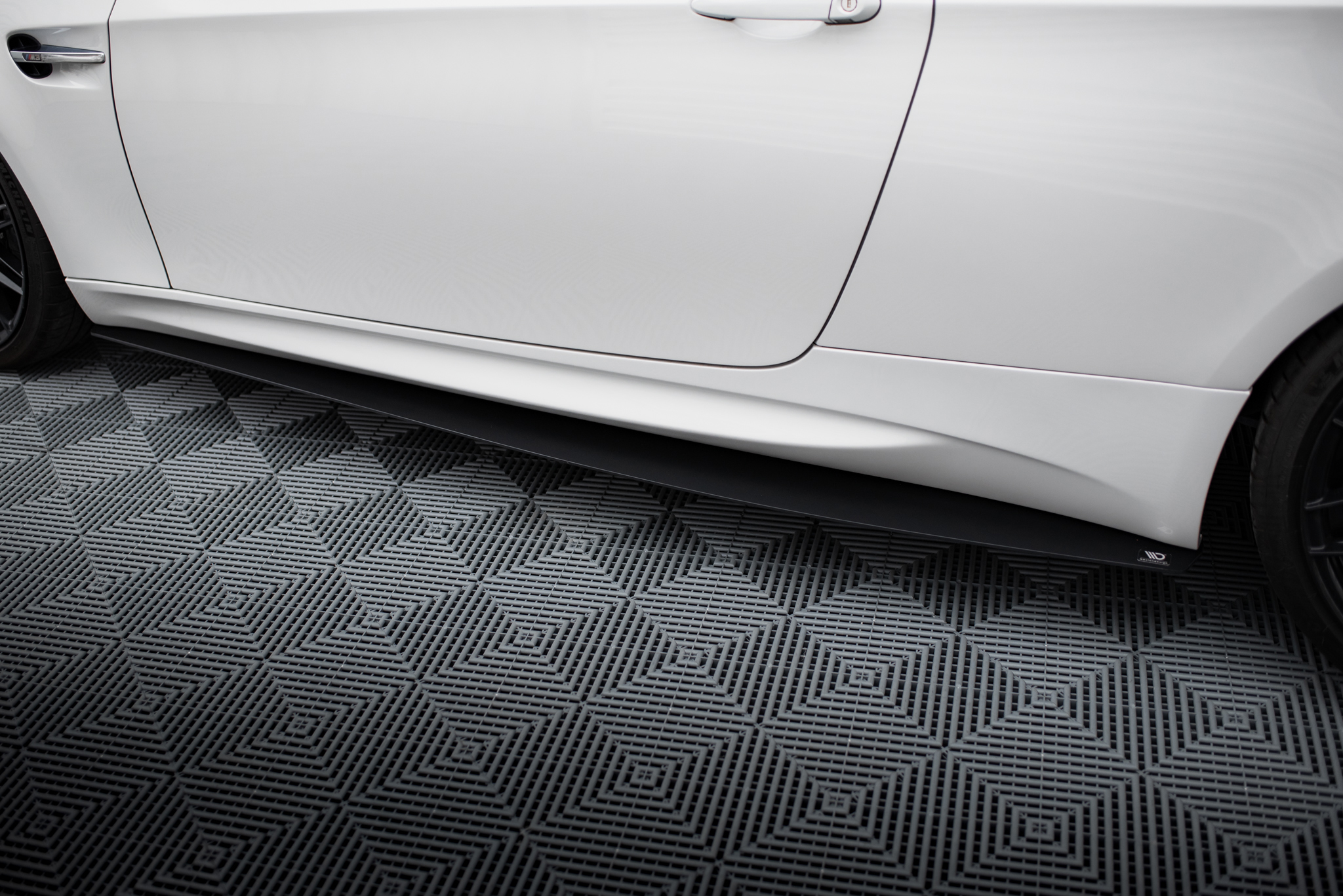 Maxton Design Боковые юбки и диффузоры для гонок BMW M3 E92 / E93 (премьерная модель) — изображение 2