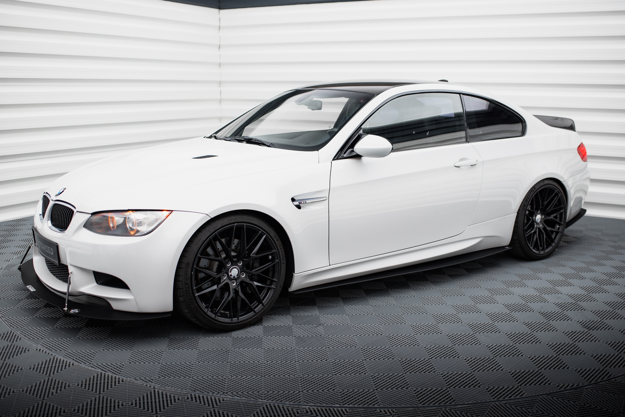 Maxton Design Боковые юбки и диффузоры для гонок BMW M3 E92 / E93 (премьерная модель) — изображение 3