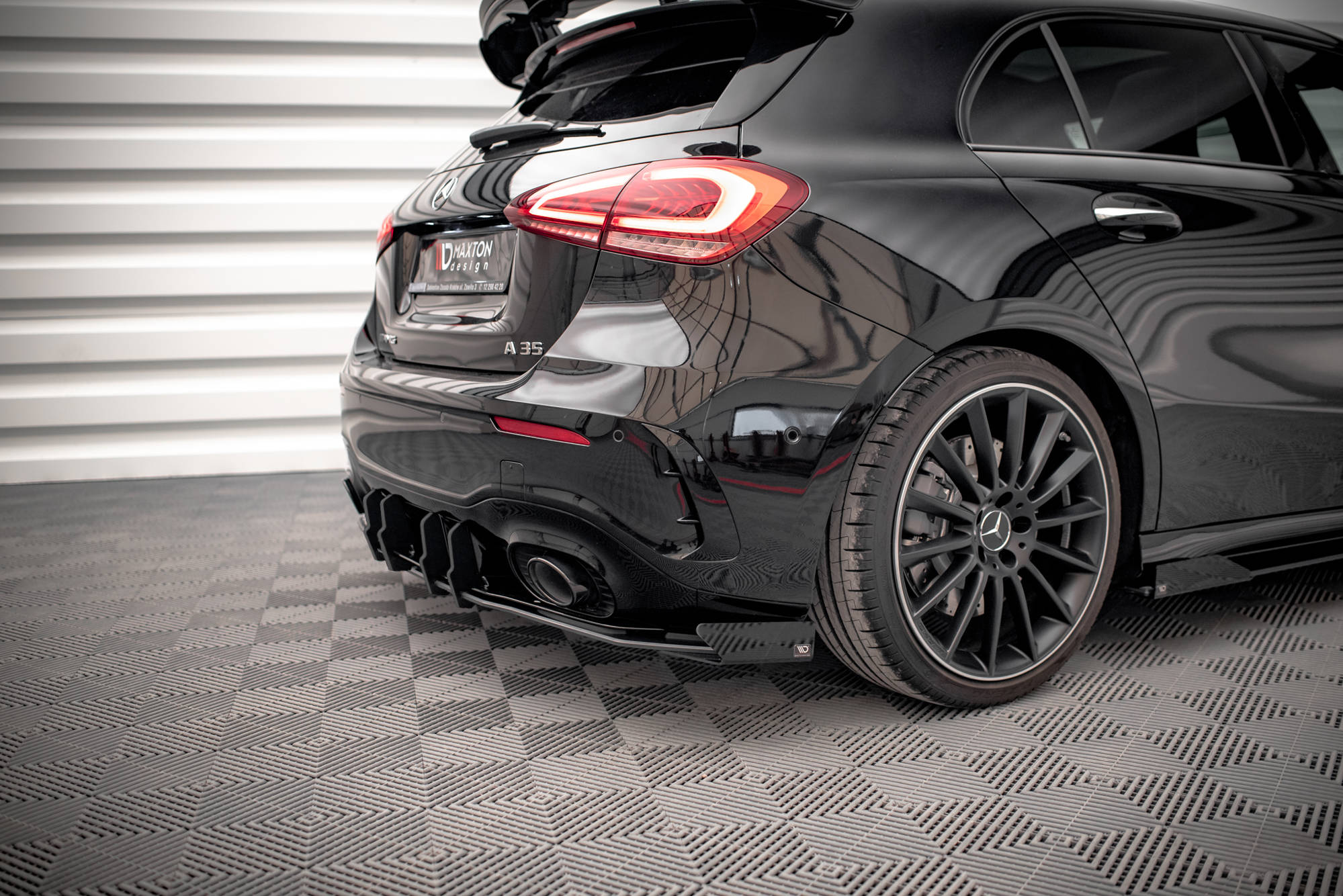 Maxton Design Задние боковые брызговики Mercedes A35 AMG Hatchback Aero Pack W177 — изображение 2