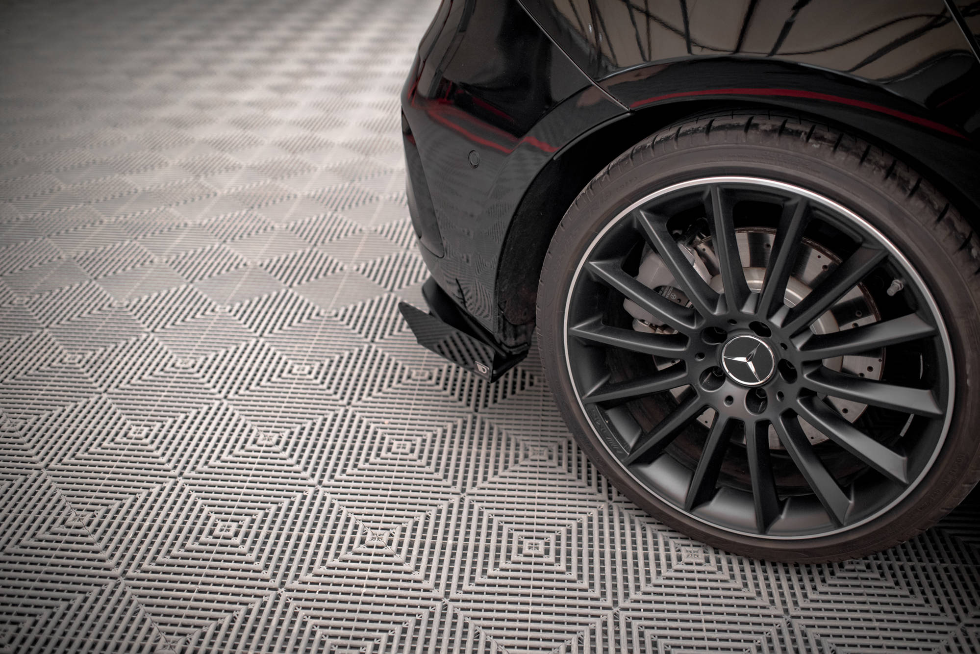 Maxton Design Задние боковые брызговики Mercedes A35 AMG Hatchback Aero Pack W177