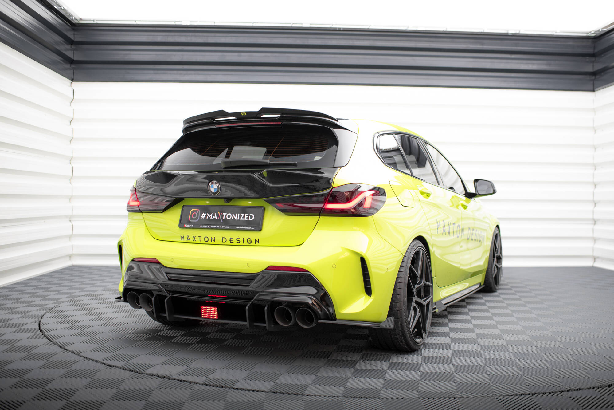 Maxton Design Задние боковые брызговики V.2 BMW 1 F40 M-Pack / M135i — изображение 2