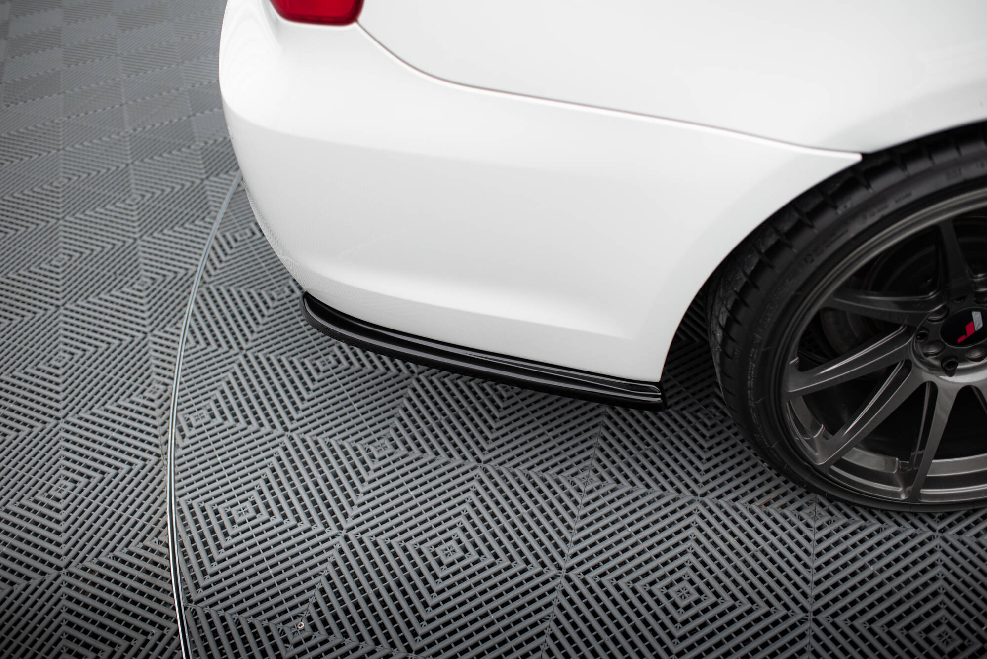 Maxton Design ЗАДНИЕ БОКОВЫЕ СПЛИТТЕРЫ BMW 3 E90 MPACK — изображение 3