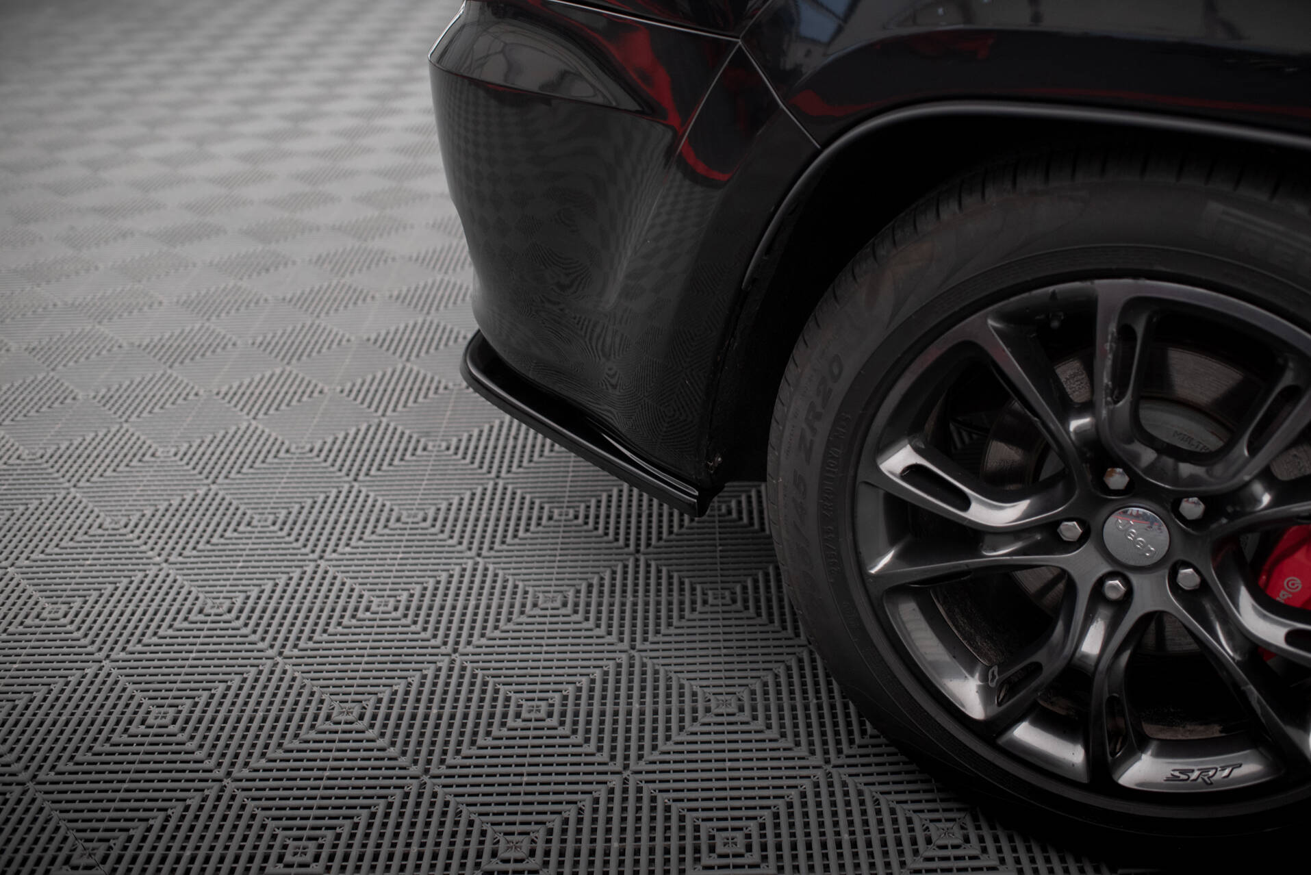 Maxton Design Задние боковые спойлеры для Jeep Grand Cherokee SRT WK2 (рестайлинг) — изображение 3