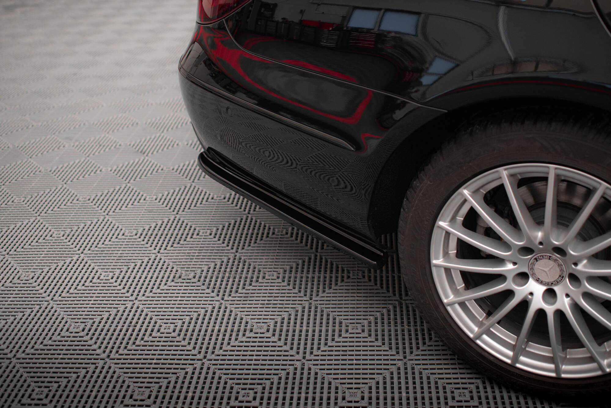 Maxton Design Задние боковые спойлеры Mercedes-Benz CLS C218 — изображение 3