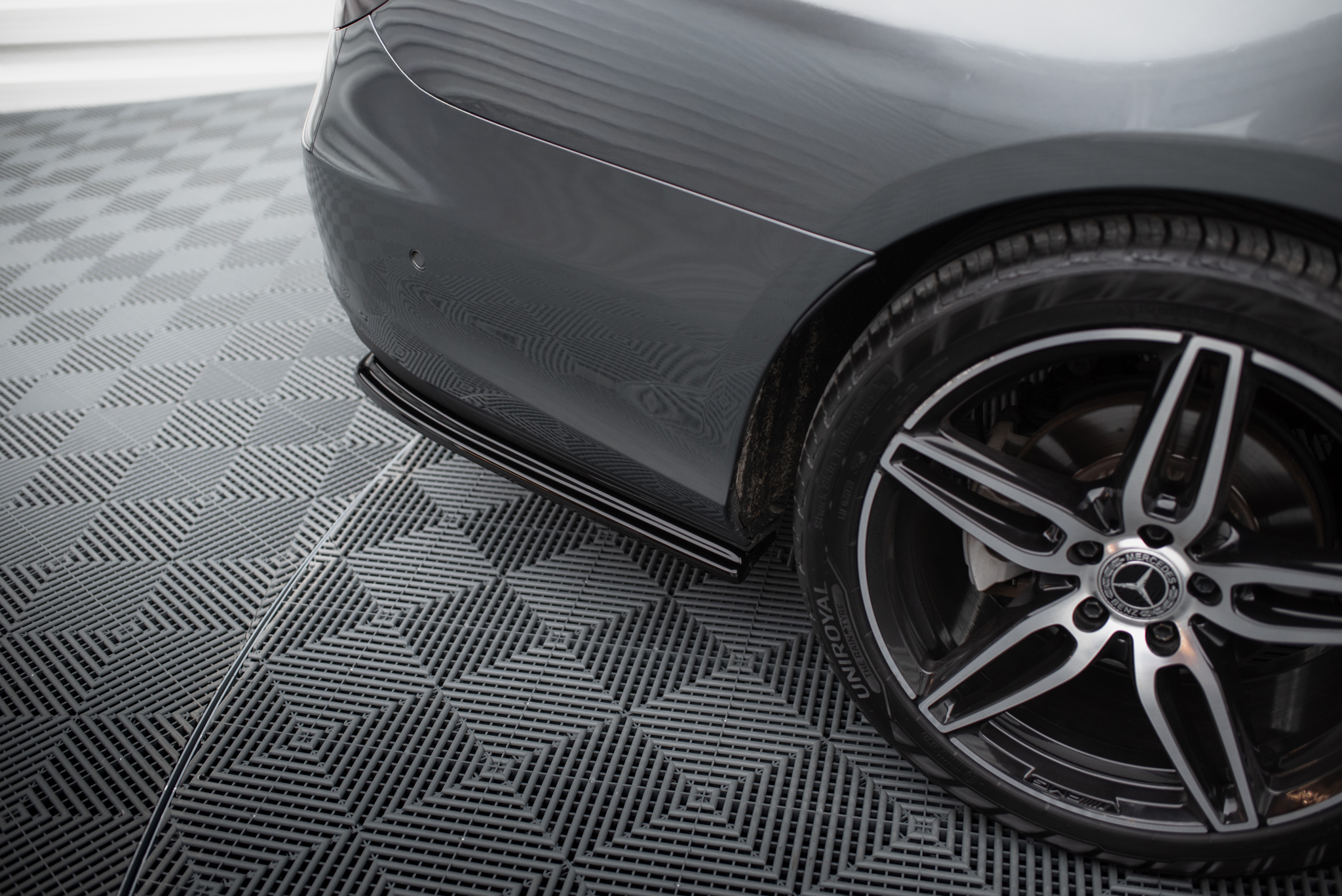 Maxton Design Задние боковые сплиттеры Mercedes-Benz E43 AMG / AMG-Line Седан / Универсал W213 / S213 — изображение 3