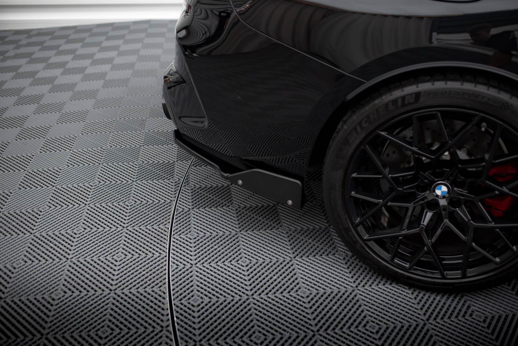 Maxton Design Задние боковые сплиттеры V.1 + закрылки для BMW M8 Gran Coupe F93 — изображение 2